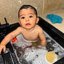 Giovanni a rejoint le concours — aidez-le/la à gagner de superbes lots ! baby, bath, sink, water, foam, bubbles, toy, child, skin, face, eyelashes, expression, wet, hand, head, indoor, curious, cleaning, skin_tone, bathroom