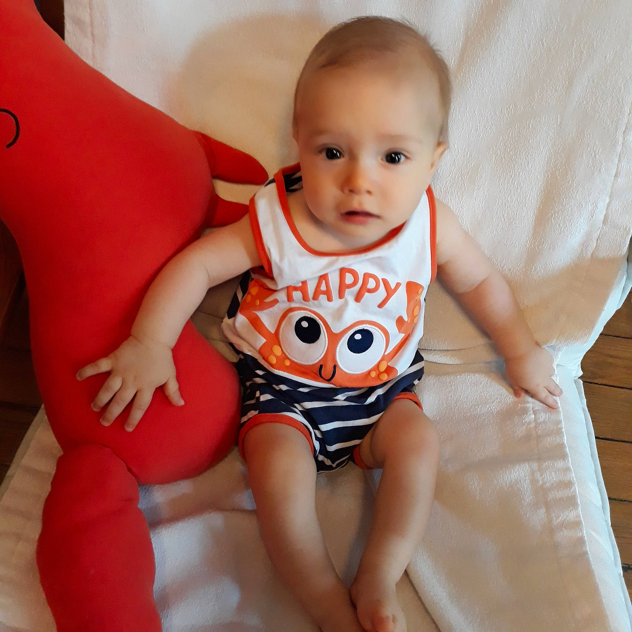 Ernest a rejoint le concours — aidez-le/la à gagner de superbes lots ! baby, baby_products, baby_toddler_clothing, child, person, product, toddler