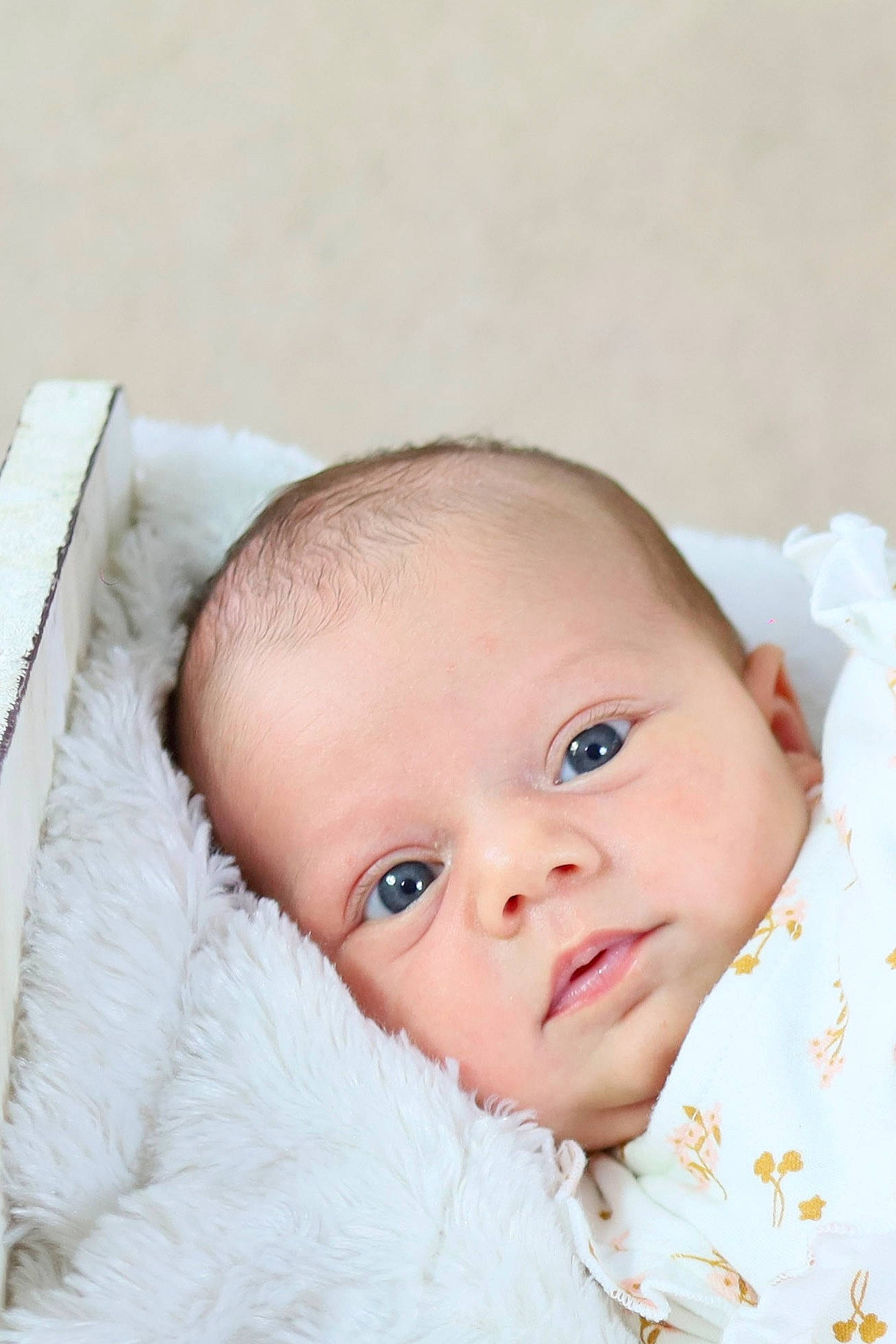 Maxine participe au concours pour gagner de l'argent avec cette photo : baby, baby_toddler_clothing, cheek, child, chin, collar, comfort, eye, eyebrow, eyelash, face, head, iris, linens, lip, nose, person, skin, sleeve, textile