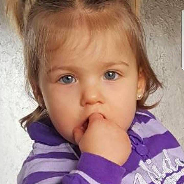 Icyana participe au concours pour gagner de l'argent avec cette photo : baby, beauty, blond, cheek, child, chin, eye, eyebrow, face, facial_expression, forehead, hair, hairstyle, head, lip, mouth, nose, organ, person, skin