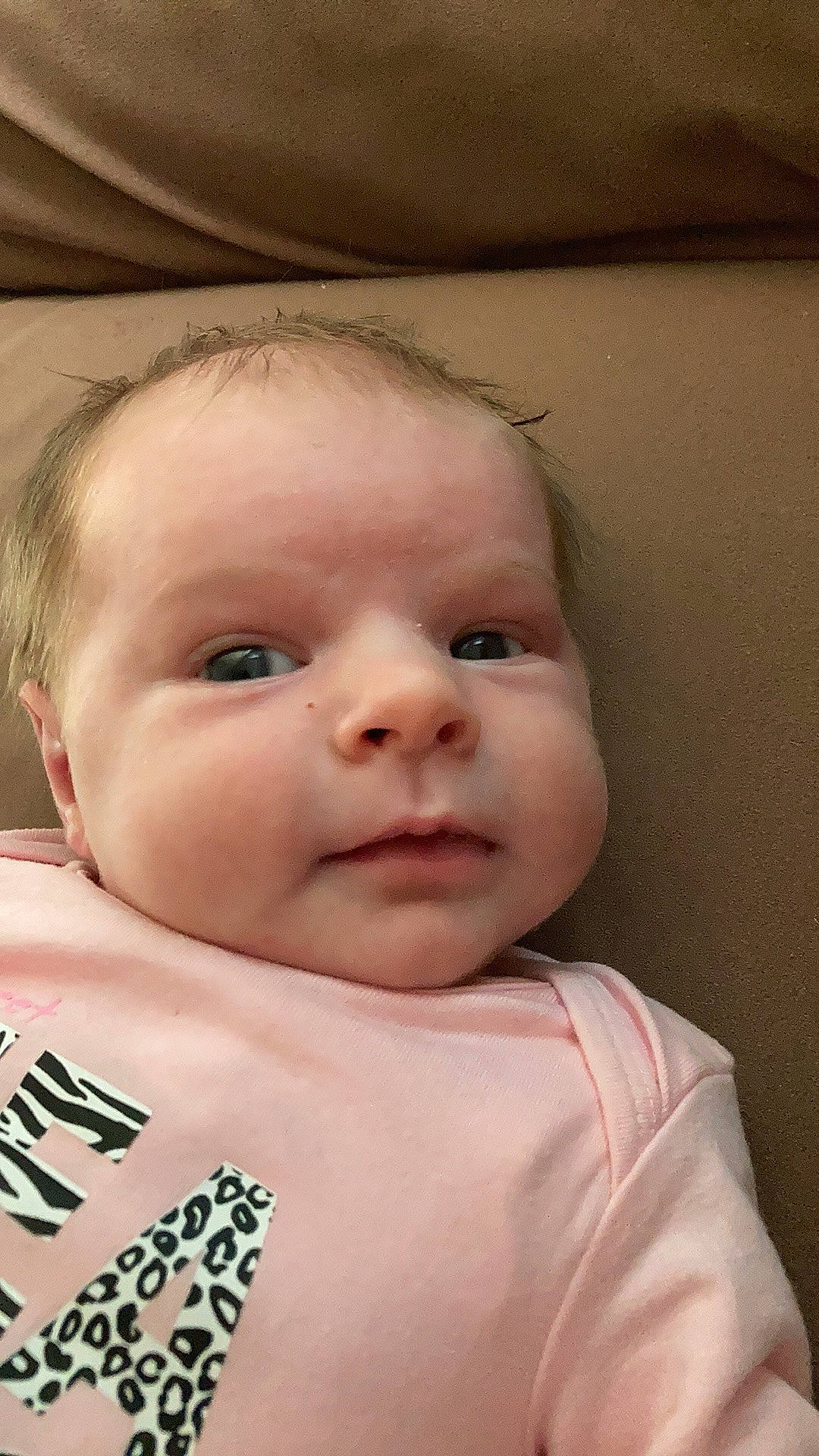 Inaya a rejoint le concours — aidez-le/la à gagner de superbes lots ! baby, baby_toddler_clothing, cheek, child, comfort, ear, eyebrow, eyelash, fun, happy, iris, lip, mouth, neck, no_expression, nose, person, skin, sleeve, smile