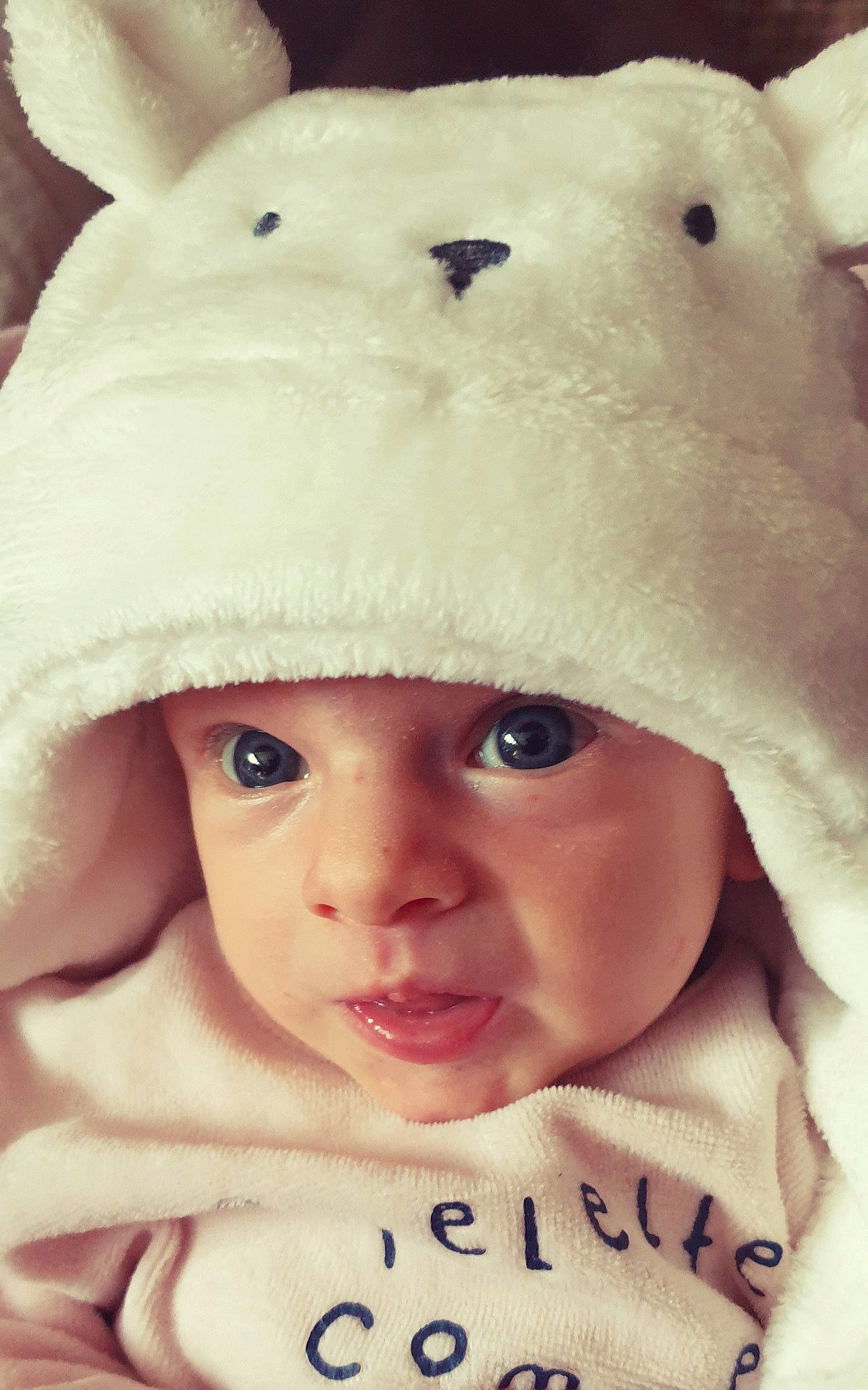 Charlize a rejoint le concours — aidez-le/la à gagner de superbes lots ! baby, beanie, beauty, cap, cheek, child, chin, close_up, face, fur, happy, headgear, headwear, knit_cap, linens, nose, person, photograph, skin, stuffed_toy