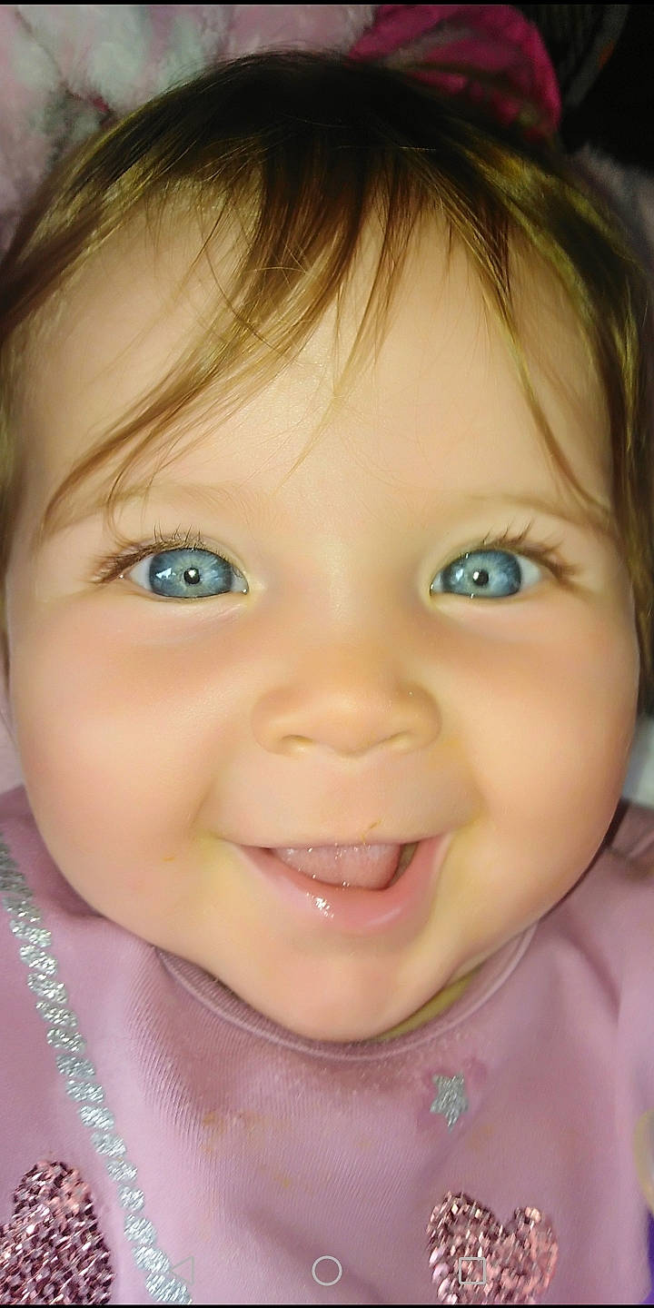 Antonia Alina participe au concours pour gagner de l'argent avec cette photo : baby, beauty, cheek, child, chin, close_up, eye, eyebrow, face, facial_expression, forehead, head, iris, joy, lip, mouth, nose, organ, person, skin