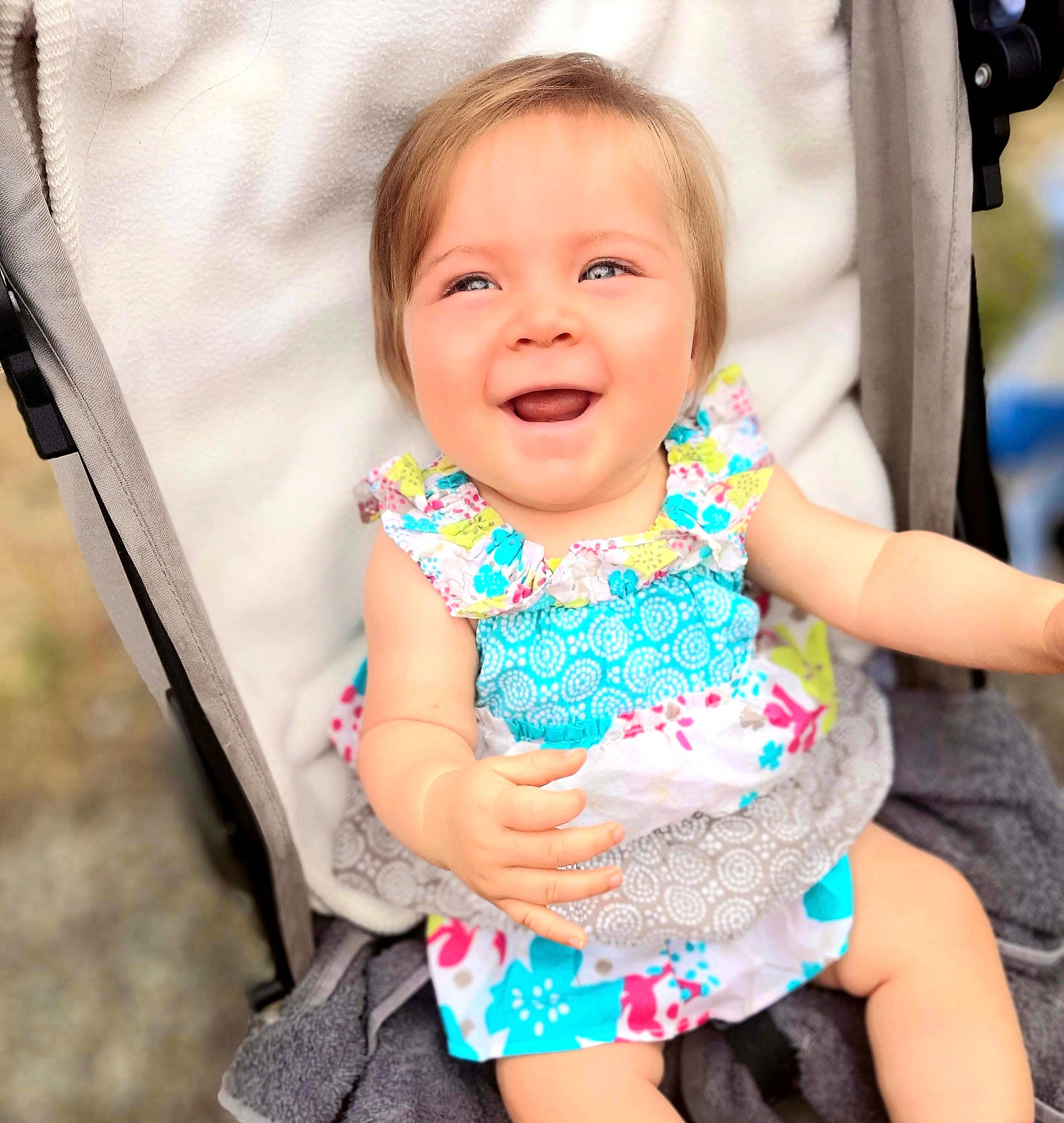 Antonia Alina a rejoint le concours — aidez-le/la à gagner de superbes lots ! baby, baby_products, baby_toddler_clothing, beauty, child, child_model, dress, joy, pattern, person, pink, play, product, skin, smile, toddler