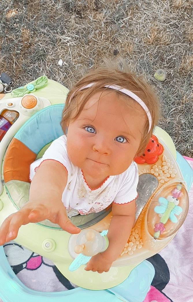 Antonia Alina participe au concours pour gagner de l'argent avec cette photo : baby, baby_products, child, person, play, product, toddler