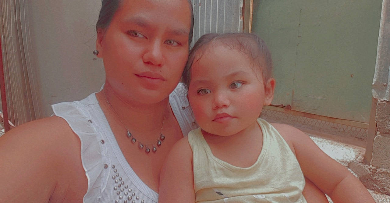 Vaihani a rejoint le concours — aidez-le/la à gagner de superbes lots ! cheek, chest, chin, ear, eyebrow, eyelash, face, gesture, happy, iris, jaw, joint, lip, mammal, mouth, neck, nose, person, pink, shoulder