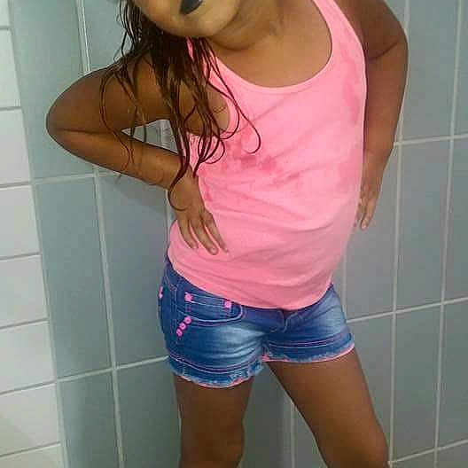 Lina participe au concours pour gagner de l'argent avec cette photo :