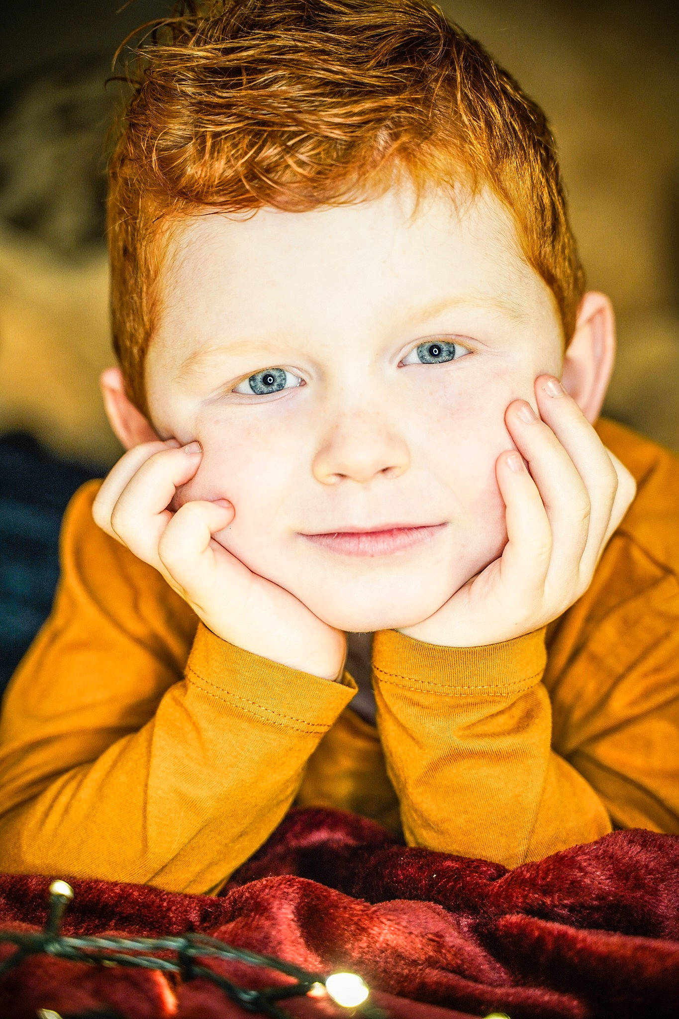 Téo a rejoint le concours — aidez-le/la à gagner de superbes lots ! arm, cheek, chin, eye, face, facial_expression, flash_photography, gesture, hair, hairstyle, hand, happy, human, iris, lip, mouth, nose, organ, person, skin