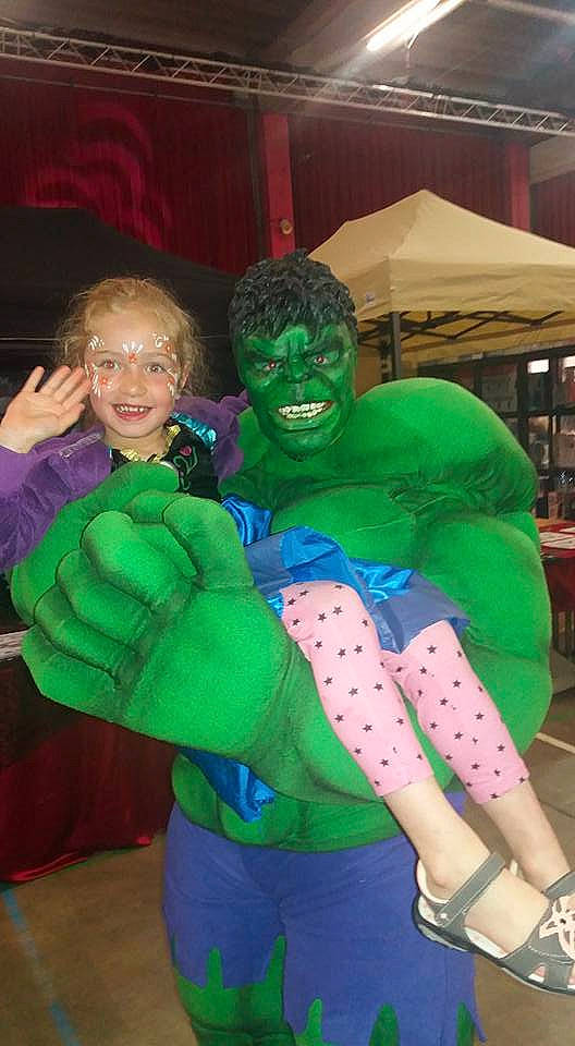 Maïlly participe au concours pour gagner de l'argent avec cette photo : clothing, cool, costume, fictional_character, fun, girl, green, joy, person, product