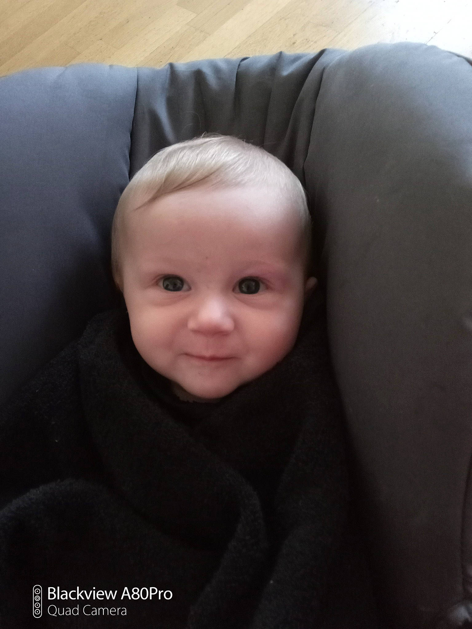 Célia a rejoint le concours — aidez-le/la à gagner de superbes lots ! baby, cheek, chest, child, comfort, darkness, eyebrow, eyelash, face, flash_photography, fur, hair, no_expression, outerwear, person, portrait_photography, selfie, sitting, sleeve, smile