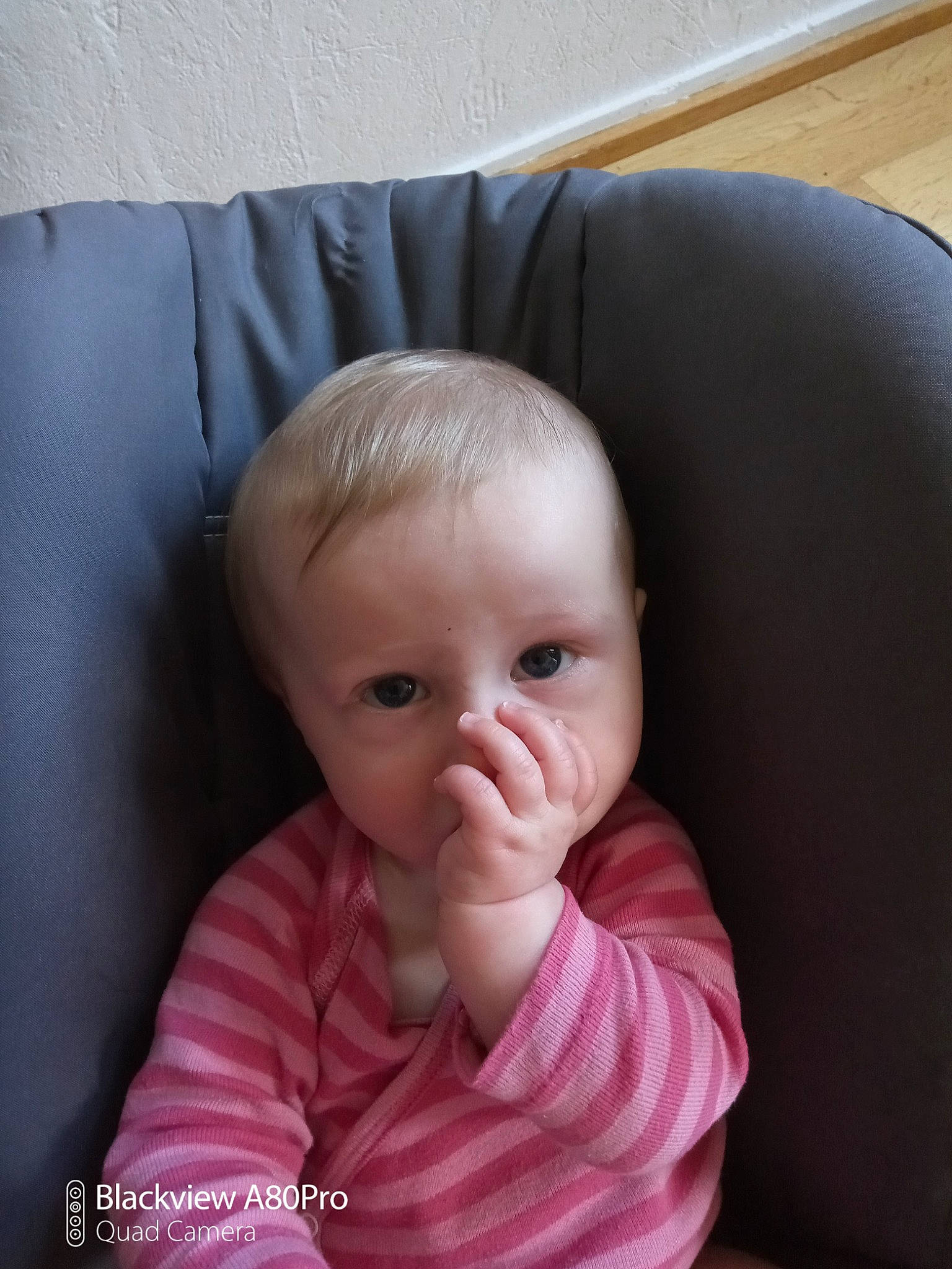 Célia a rejoint le concours — aidez-le/la à gagner de superbes lots ! arm, baby, baby_toddler_clothing, cheek, chin, comfort, eye, face, hair, head, iris, lip, mouth, neck, nose, outerwear, person, skin, sleeve, smile