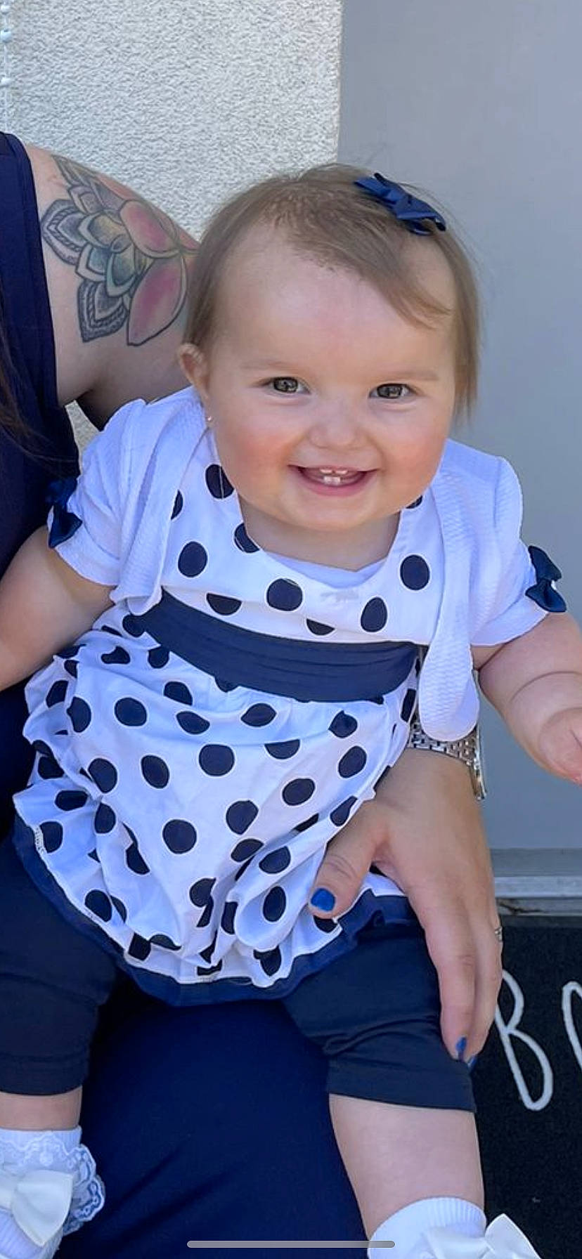 Luana a rejoint le concours — aidez-le/la à gagner de superbes lots ! arm, baby_toddler_clothing, blue, eye, face, facial_expression, fashion, hairstyle, hand, happy, human_body, joint, joy, person, pink, product, purple, shoulder, sleeve, smile