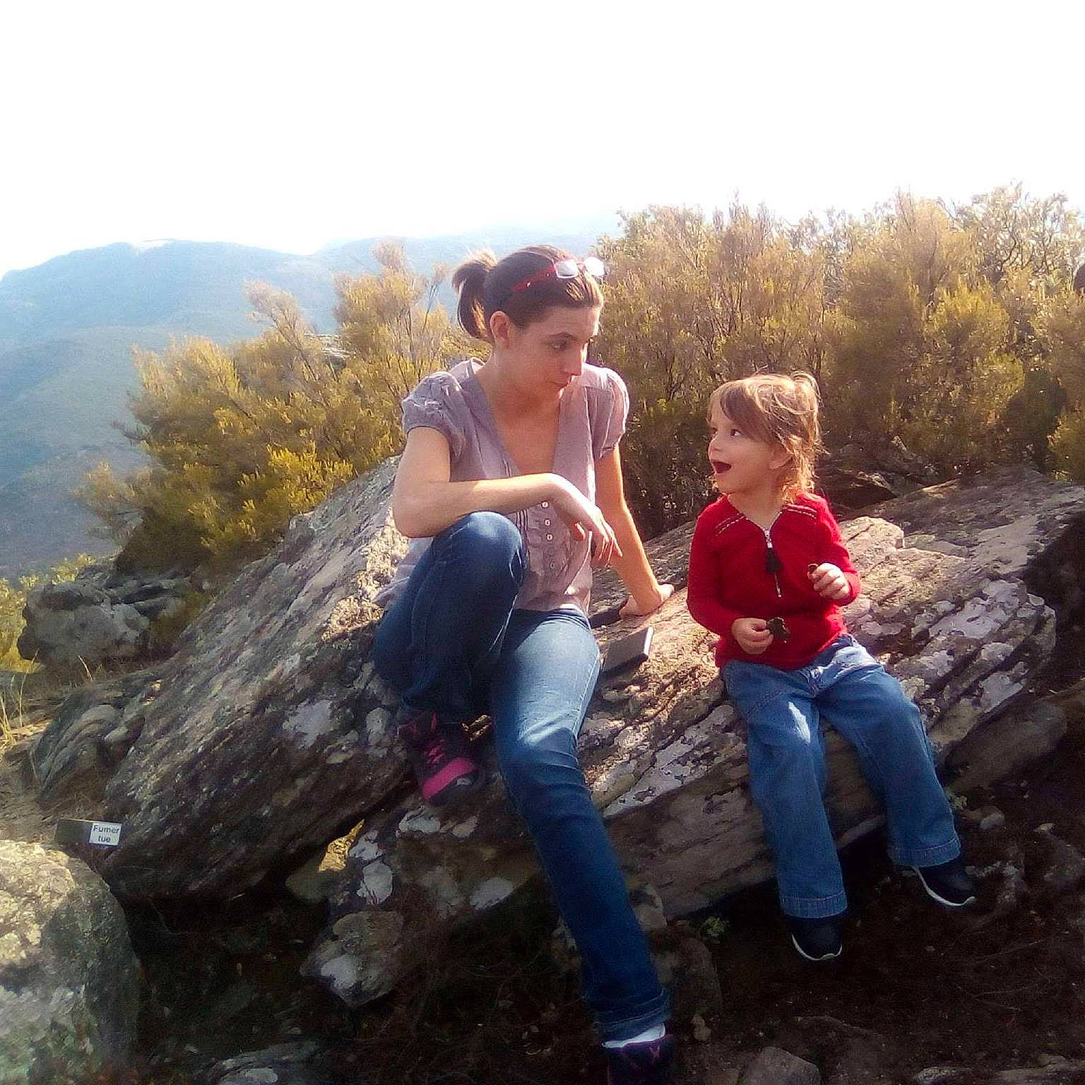 Naomi participe au concours pour gagner de l'argent avec cette photo : adventure, daughter, fun, geology, girl, headwear, hiking, landscape, mountain, national_park, outdoor_recreation, people, person, plant, recreation, rock, tourism, travel, tree, vacation