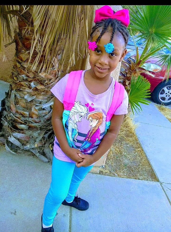 Annalisa is registered to the contest to win money with this photo: child, cool, costume, eyewear, fun, glasses, joy, person, pink, plant, style, sunglasses, t_shirt, vacation