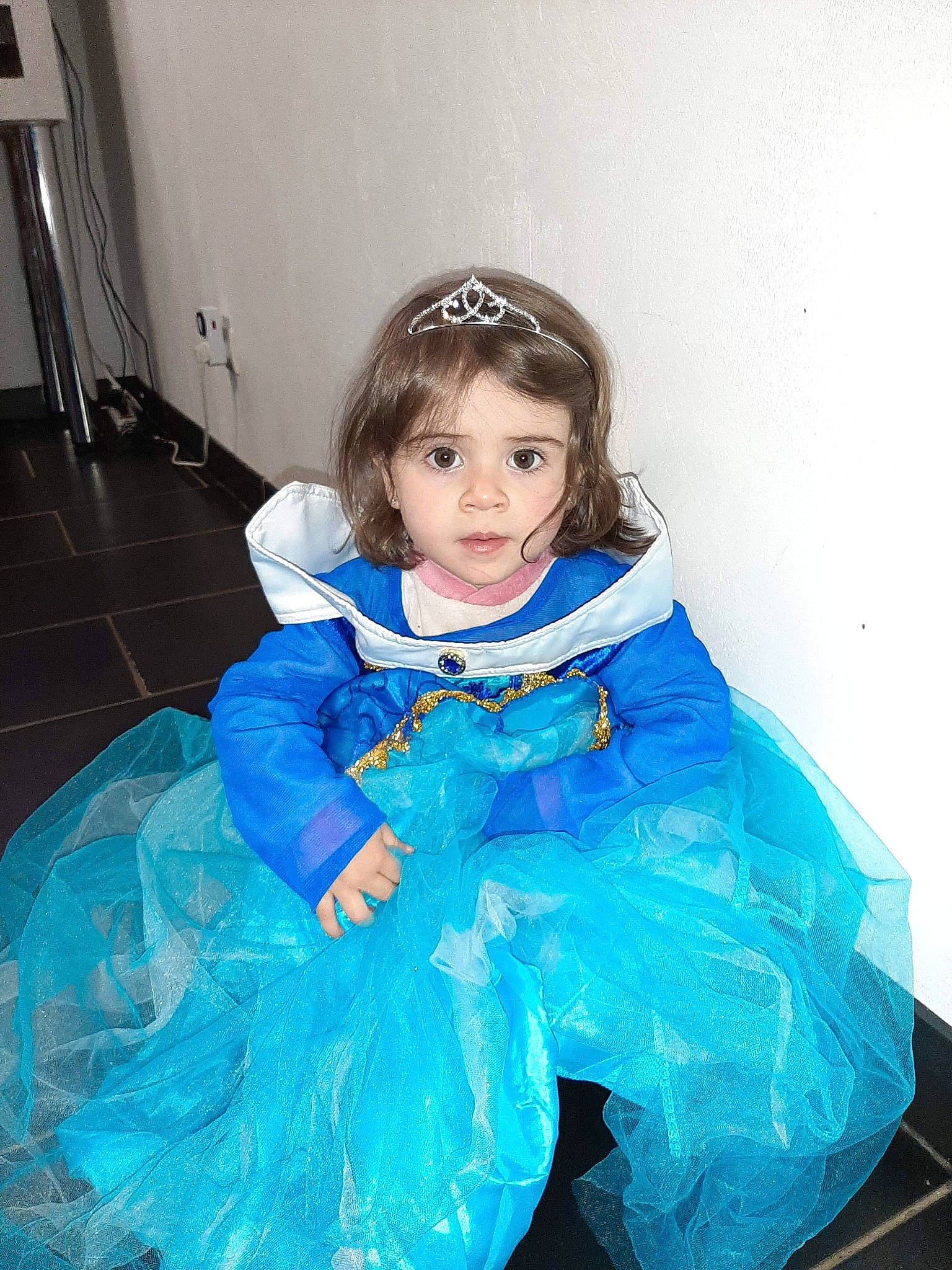 Syana participe au concours pour gagner de l'argent avec cette photo : blue, child, clothing, cosplay, costume, dress, eye, iris, outerwear, person, toddler