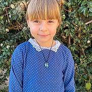 Anastasia participe au concours pour gagner de l'argent avec cette photo : child, girl, blonde_hair, smile, blue_dress, polka_dot, lace_collar, necklace, outdoor, greenery, leafy_background, portrait, cute_hairstyle, twintails, young, happy, nature, sunlight, casual_clothing, standing