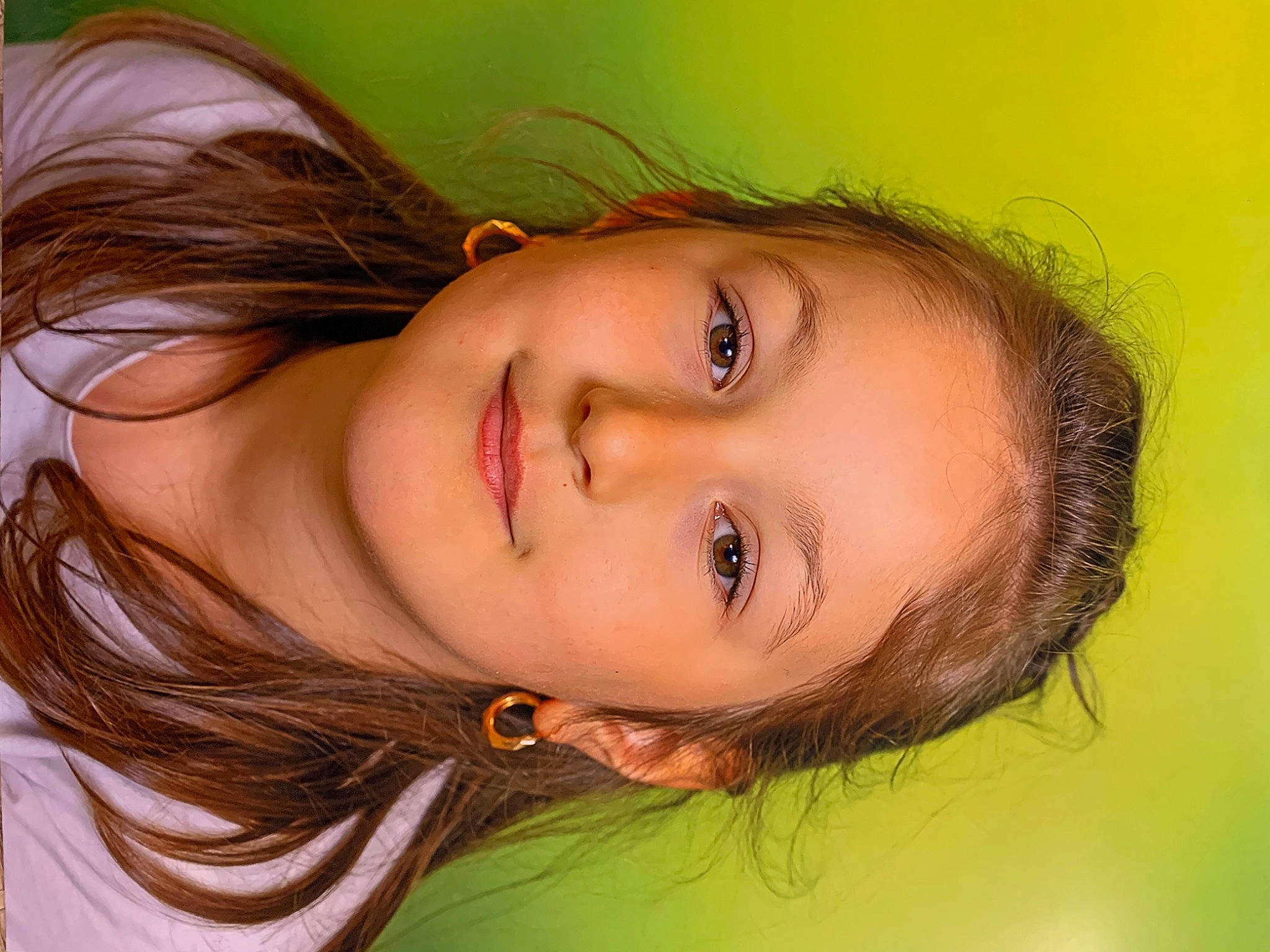 Giulia participe au concours pour gagner de l'argent avec cette photo : cheek, chin, dress, ear, eyebrow, eyelash, flash_photography, forehead, hair, happy, iris, jaw, joy, lip, lipstick, mouth, neck, nose, person, shoulder