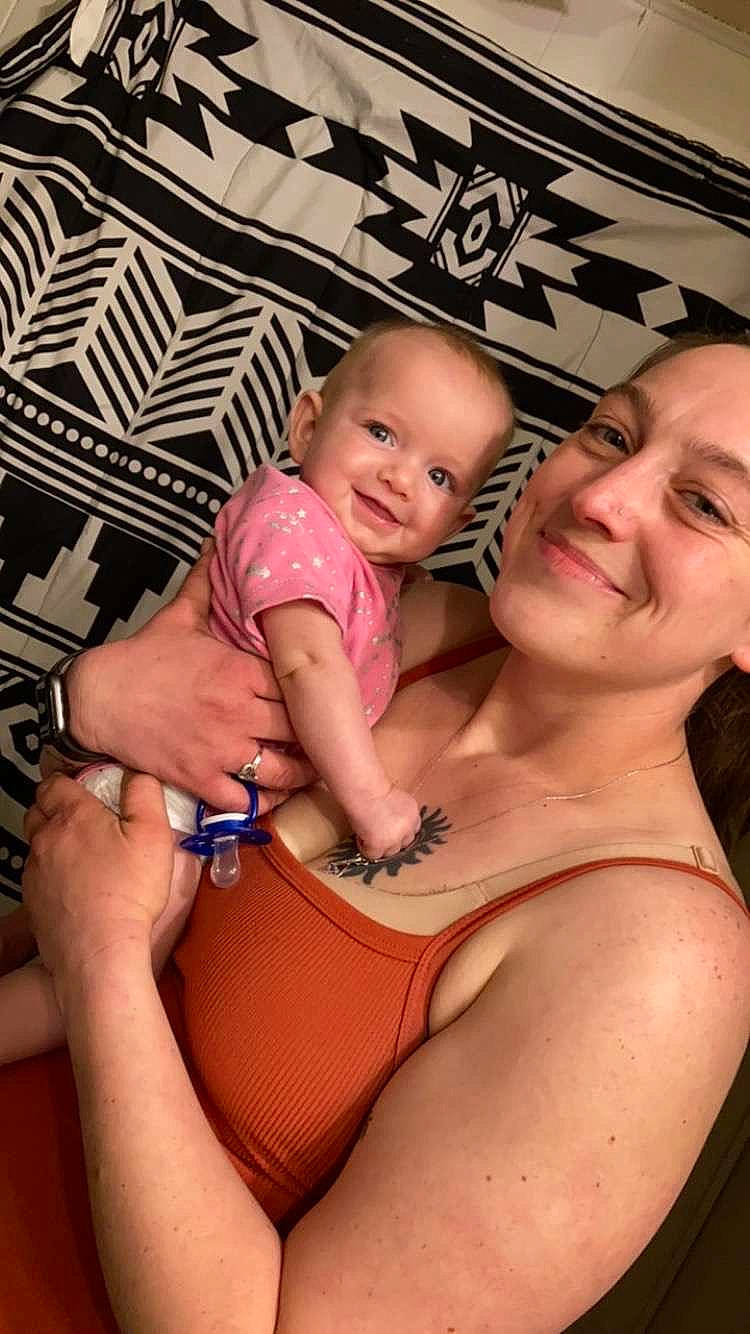 Lyra is registered to the contest to win money with this photo: abdomen, baby, cheek, chest, finger, fun, hand, happy, human_body, human_leg, interaction, joy, mouth, muscle, person, pink, skin, smile, stomach, thigh