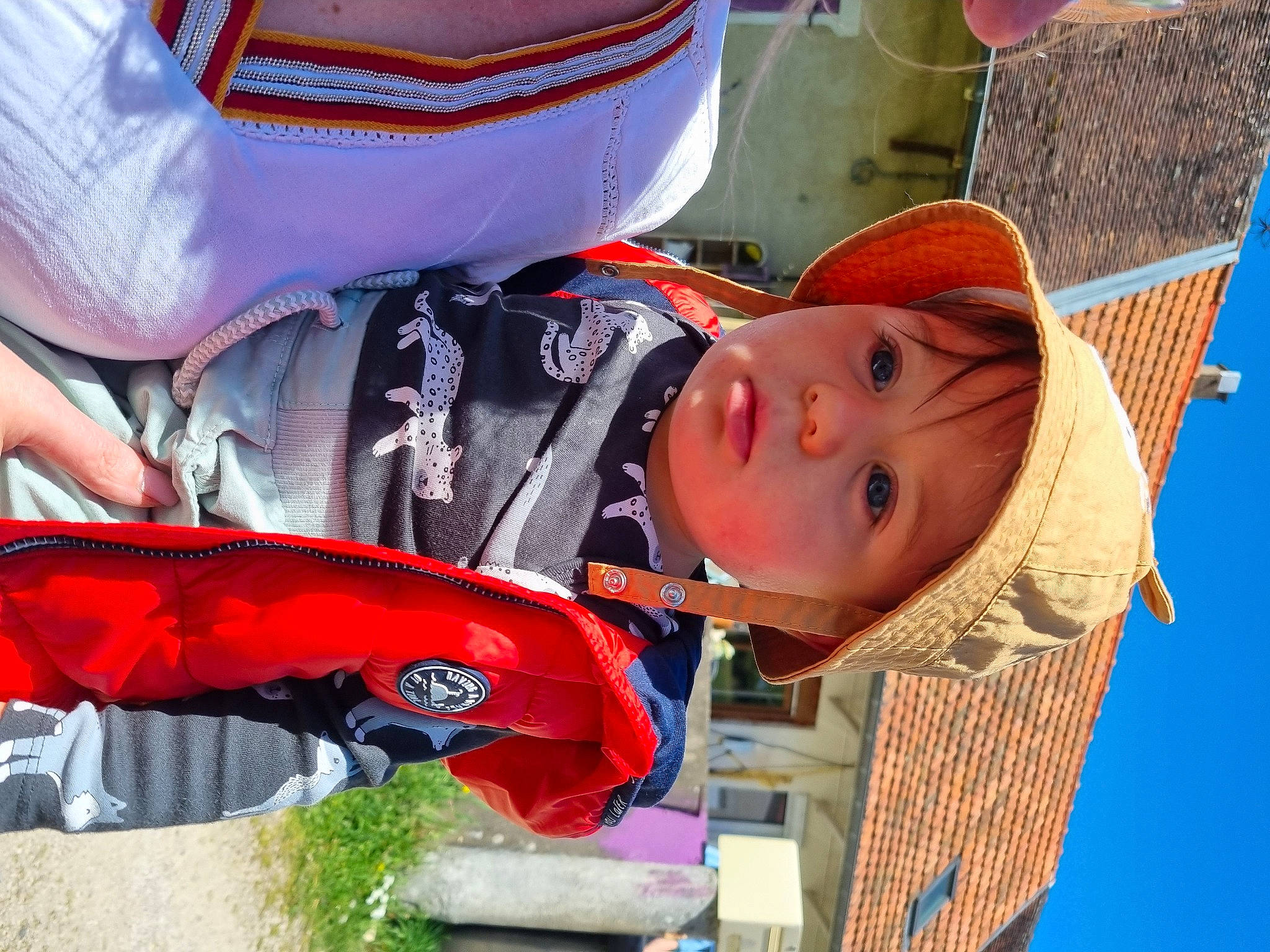 Gennaro a rejoint le concours — aidez-le/la à gagner de superbes lots ! auto_part, baby, baby_products, carmine, child, cool, electric_blue, fashion_accessory, fun, hat, headgear, headwear, leisure, person, personal_protective_equipment, product, recreation, toddler, travel, tree