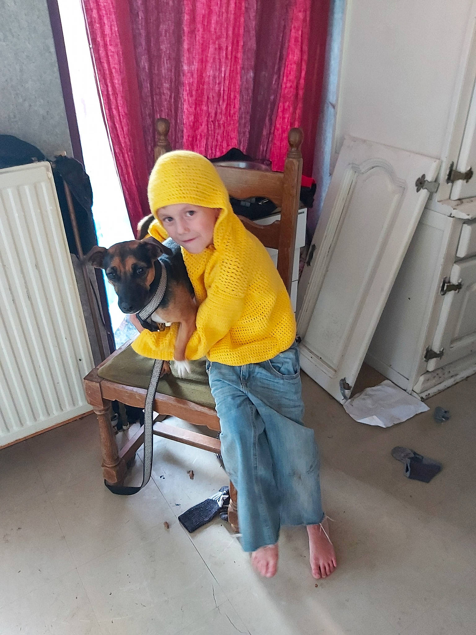 Ken a rejoint le concours — aidez-le/la à gagner de superbes lots ! floor, flooring, leg, person, textile