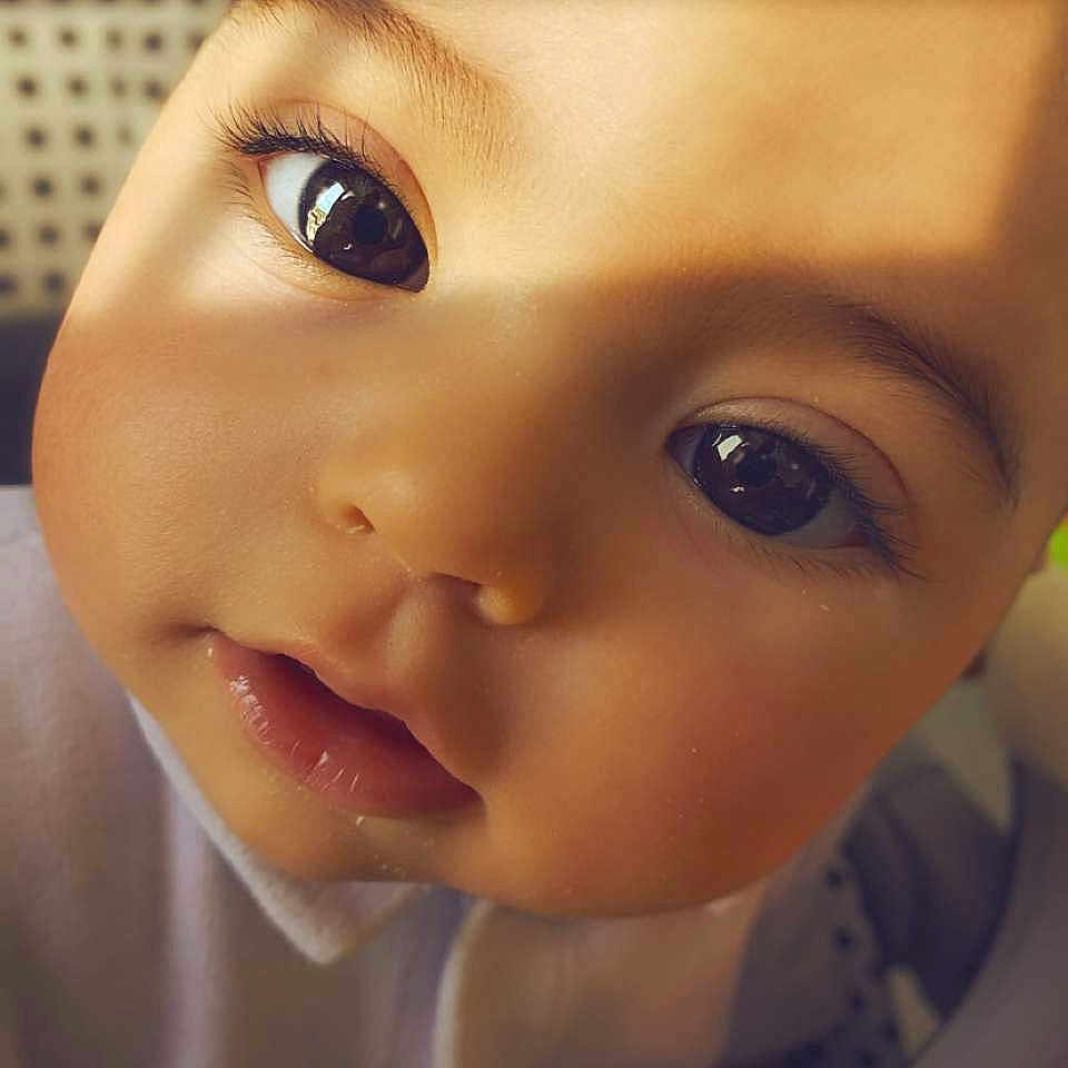 Esmeralda participe au concours pour gagner de l'argent avec cette photo : cheek, chin, doll, ear, eye, eyebrow, eyelash, face, forehead, hairstyle, happy, head, iris, jaw, lip, mouth, nose, skin, smile, toy