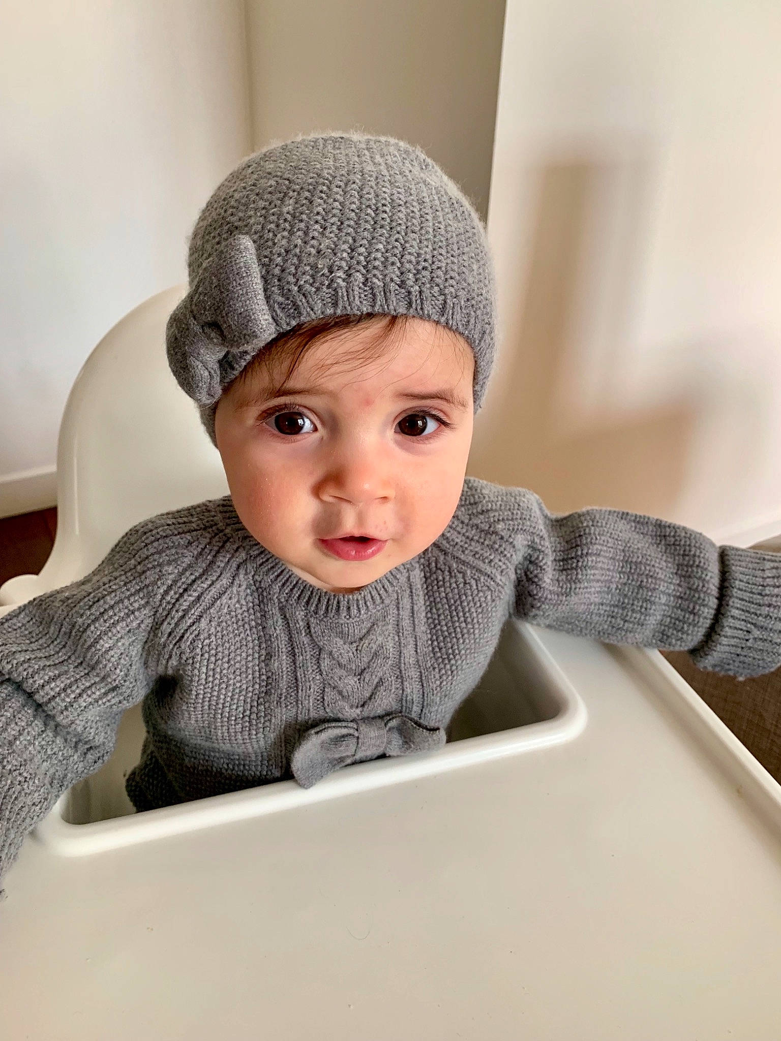 Aylin participe au concours pour gagner de l'argent avec cette photo : baby, beanie, bonnet, cap, child, clothing, head, headgear, knit_cap, knitting, outerwear, person, skin, toddler, wool