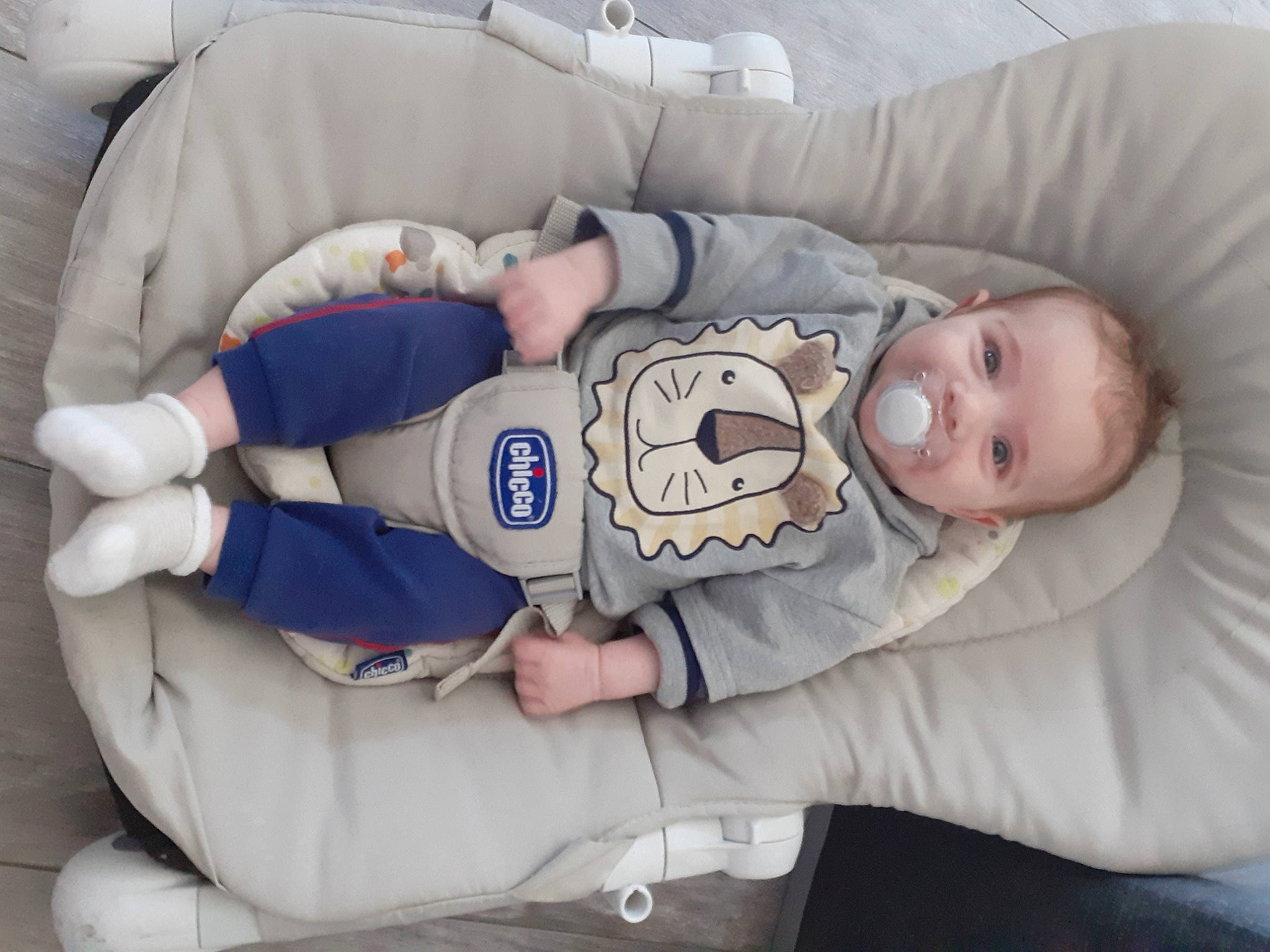 Kenzo a rejoint le concours — aidez-le/la à gagner de superbes lots ! baby, baby_in_car_seat, baby_products, baby_sleeping, bedtime, birth, child, comfort, nap, person, product, sleep, toddler