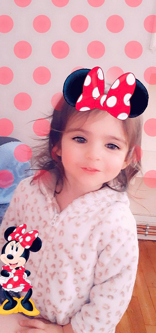 Layanah a rejoint le concours — aidez-le/la à gagner de superbes lots ! child, costume, ear, fashion_accessory, hair_accessory, happy, headgear, headwear, pattern, person, pink, polka_dot, smile, toddler