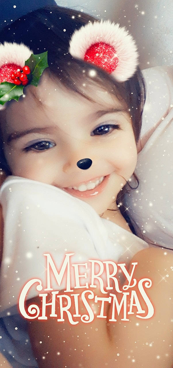 Layanah a rejoint le concours — aidez-le/la à gagner de superbes lots ! cheek, child, christmas, hair_accessory, happy, person, photography, skin, smile, toddler