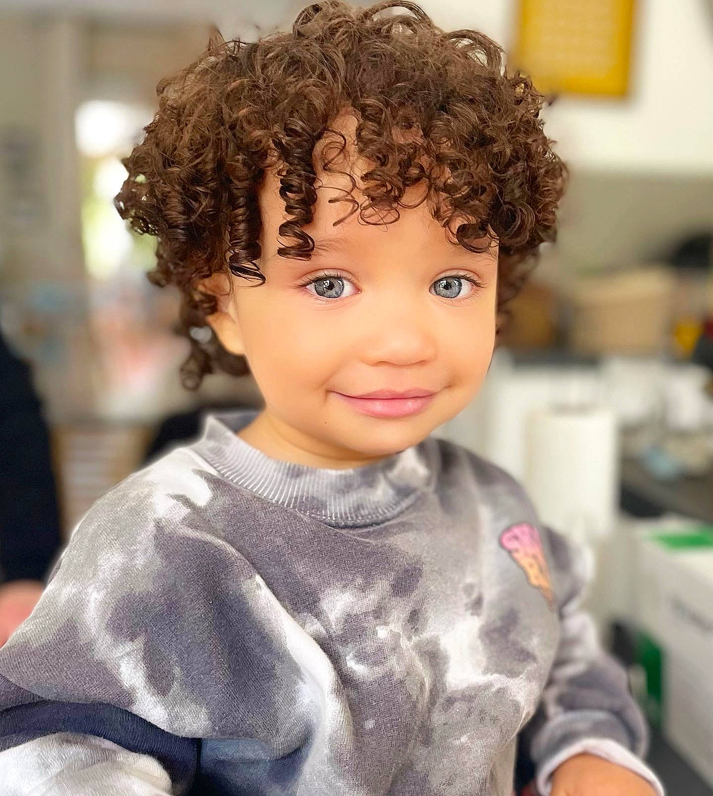 Nell a rejoint le concours — aidez-le/la à gagner de superbes lots ! afro, black_hair, brown_hair, cheek, doll, eye, eyebrow, eyelash, fashion_design, forehead, happy, jheri_curl, joy, lip, long_hair, person, ringlet, sleeve, smile, street_fashion