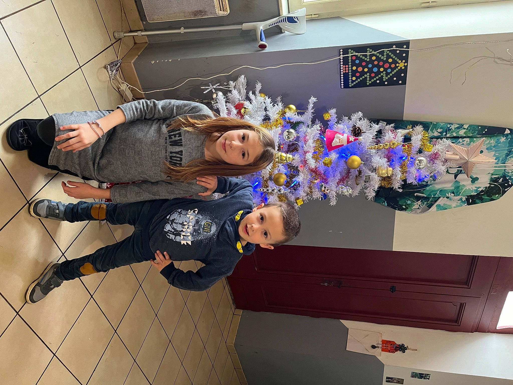 Thimoty participe au concours pour gagner de l'argent avec cette photo : child, drawer, flooring, fun, joy, person, room, smile, toddler