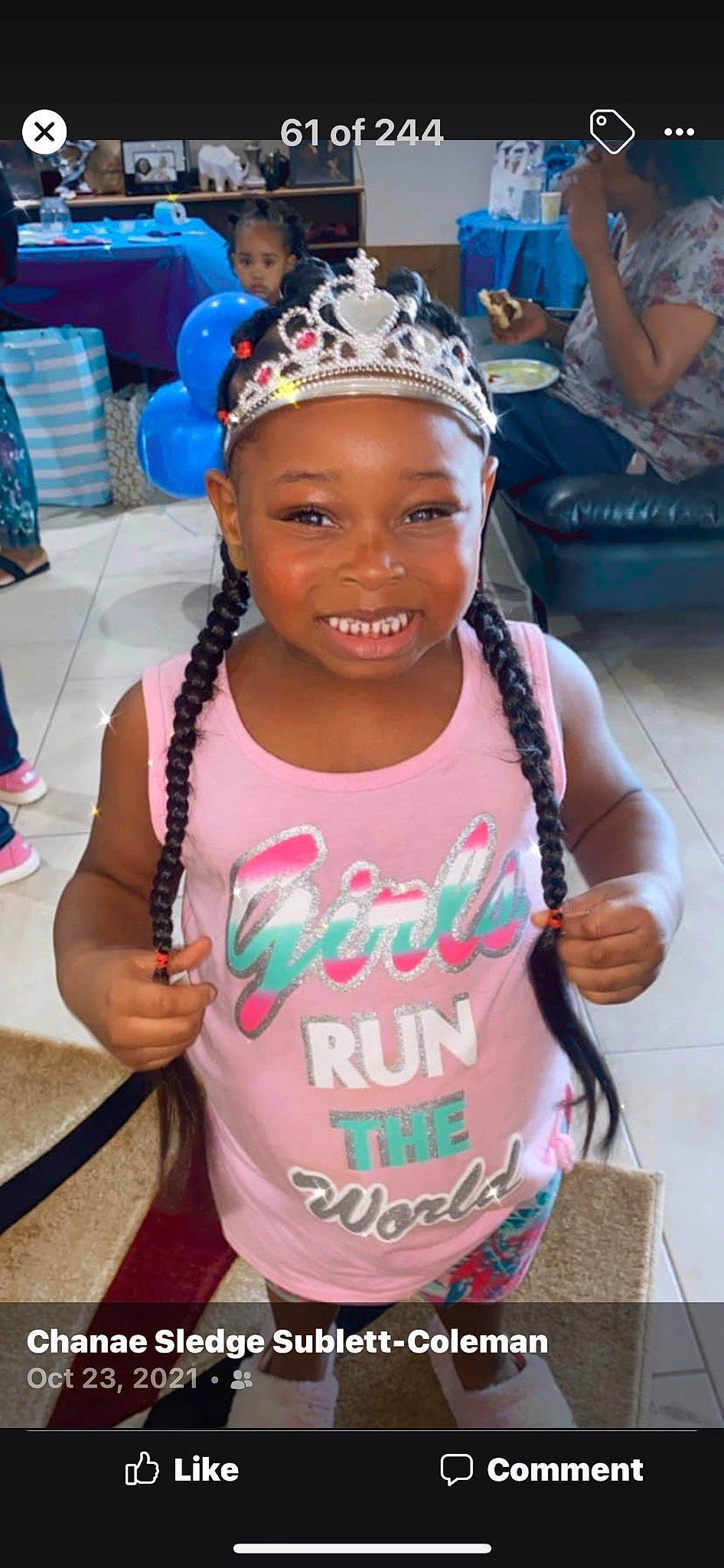 Cari is registered to the contest to win money with this photo: adaptation, bracelet, child, event, fashion_accessory, fun, happy, headpiece, headwear, jewellery, joy, leisure, necklace, person, pink, recreation, sleeve, smile, t_shirt, tiara