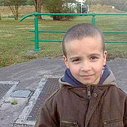 Enzo participe au concours pour gagner de l'argent avec cette photo :