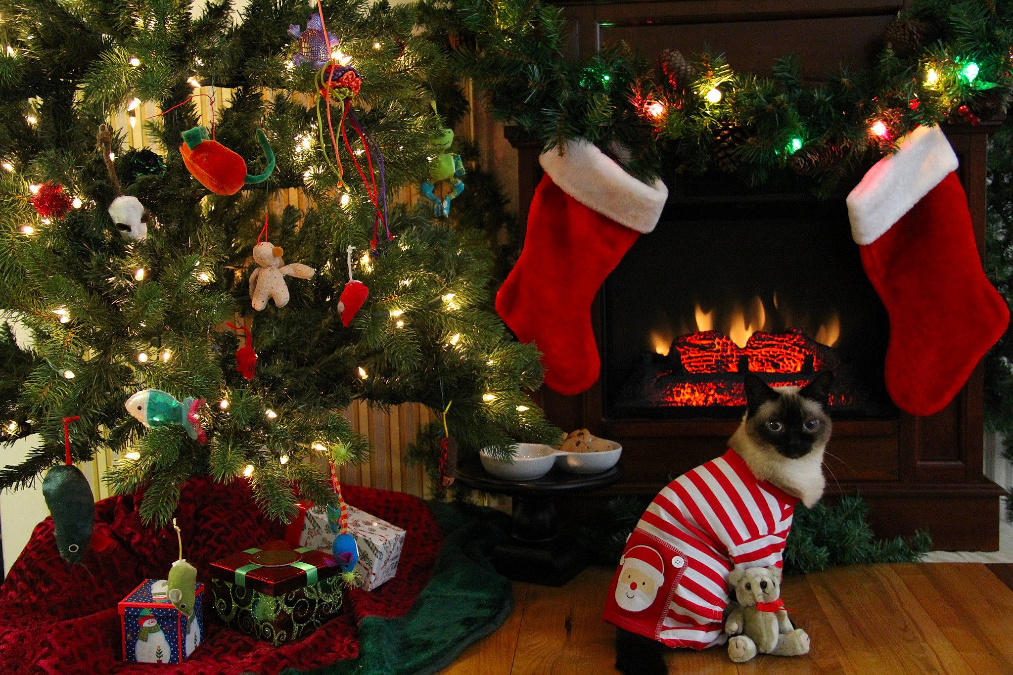 Porsche joined the competition — help win amazing prizes! christmas, christmas_decoration, christmas_eve, christmas_ornament, christmas_tree, decoration, event, evergreen, green, holiday, holiday_ornament, interior_design, light, living_room, ornament, photograph, red, snapshot, toy, woody_plant