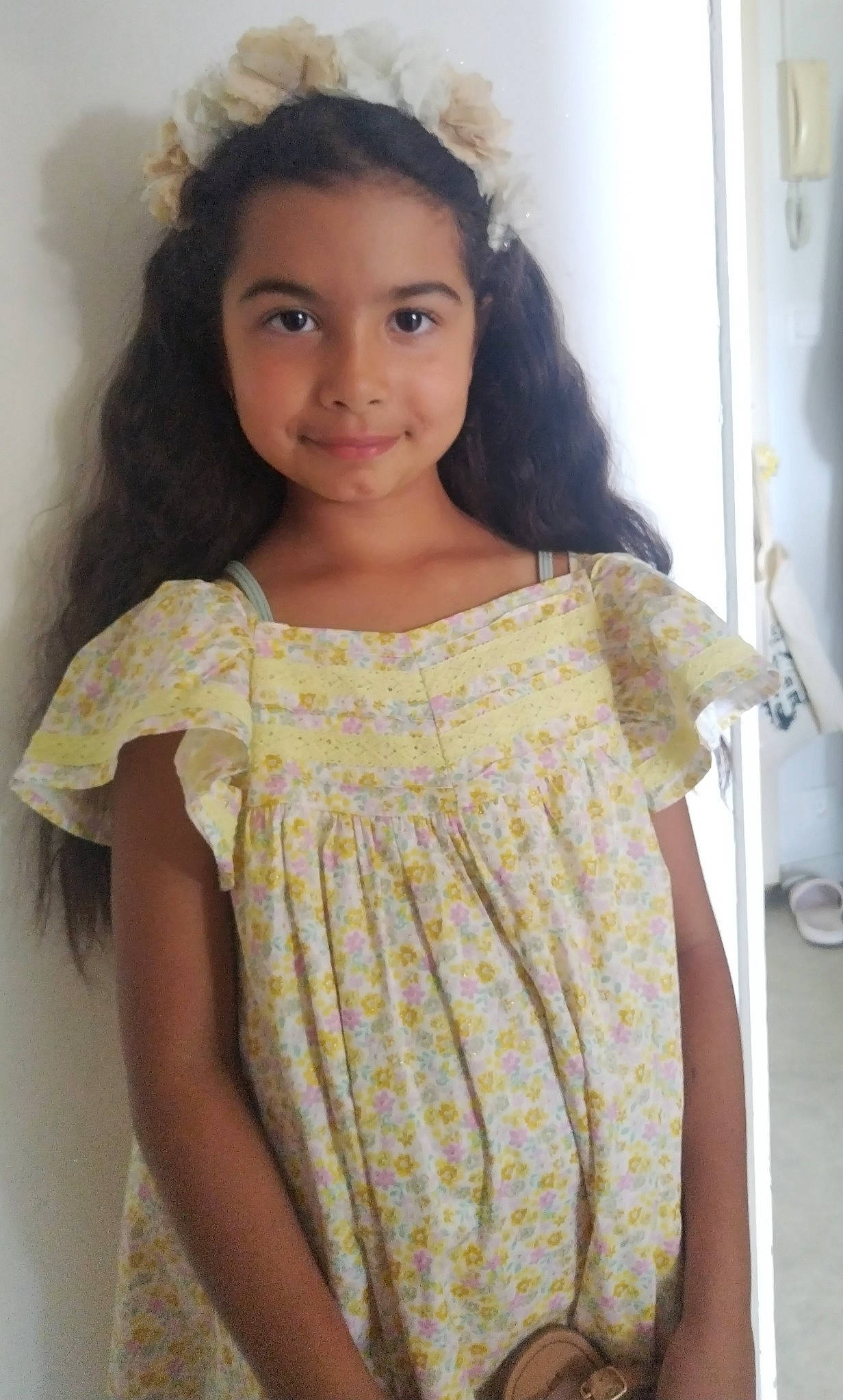 Mayssane participe au concours pour gagner de l'argent avec cette photo : baby_toddler_clothing, child, day_dress, dress, embellishment, eye, eyelash, face, fashion_design, hairstyle, happy, head, human_body, joy, long_hair, neck, pattern, person, shoulder, skin