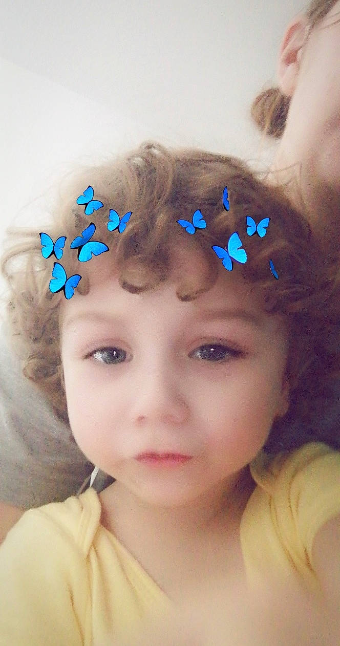 Maissane a rejoint le concours — aidez-le/la à gagner de superbes lots ! beauty, brown_hair, cheek, child, ear, eyebrow, eyelash, face, fashion_accessory, forehead, hair, hair_accessory, head, headgear, headpiece, headwear, person, skin, toddler