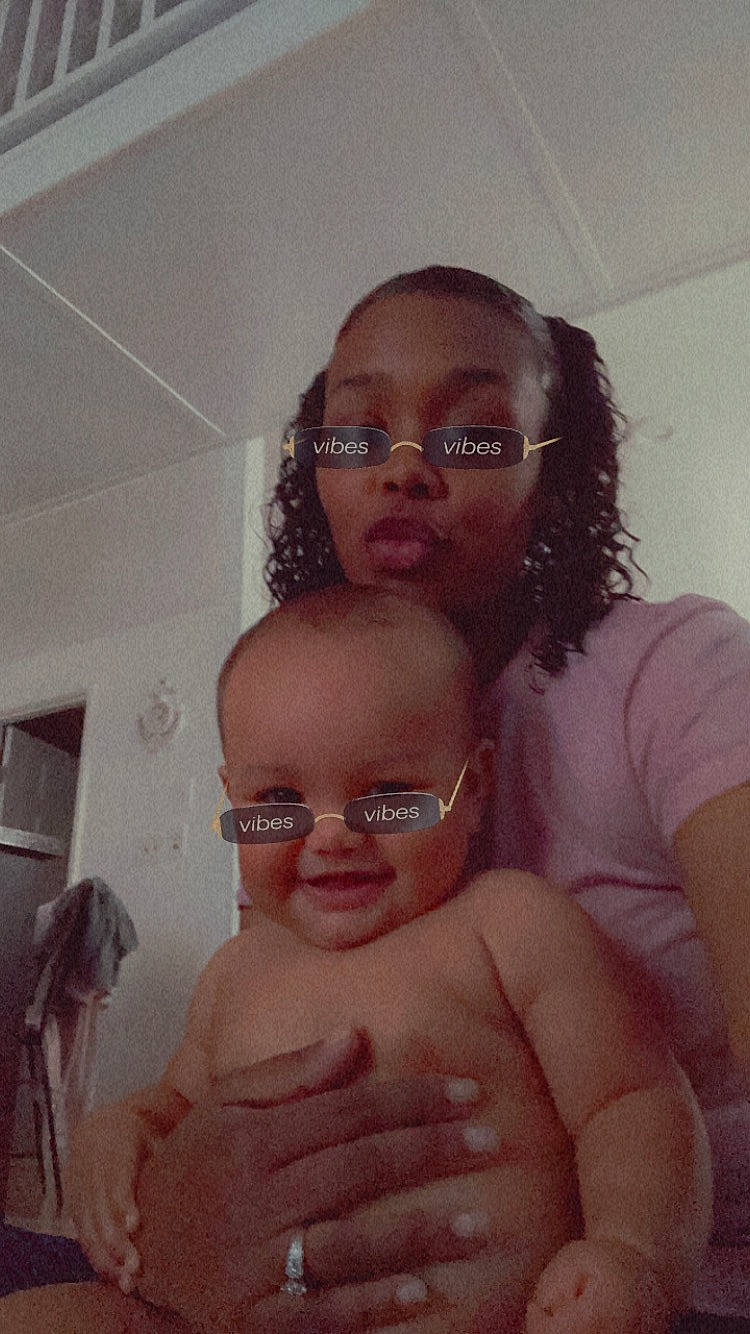 Soleil is registered to the contest to win money with this photo: cheek, chest, eyebrow, eyelash, finger, forehead, gesture, glasses, hairstyle, hand, happy, jaw, joy, lip, mouth, neck, nose, person, skin, smile