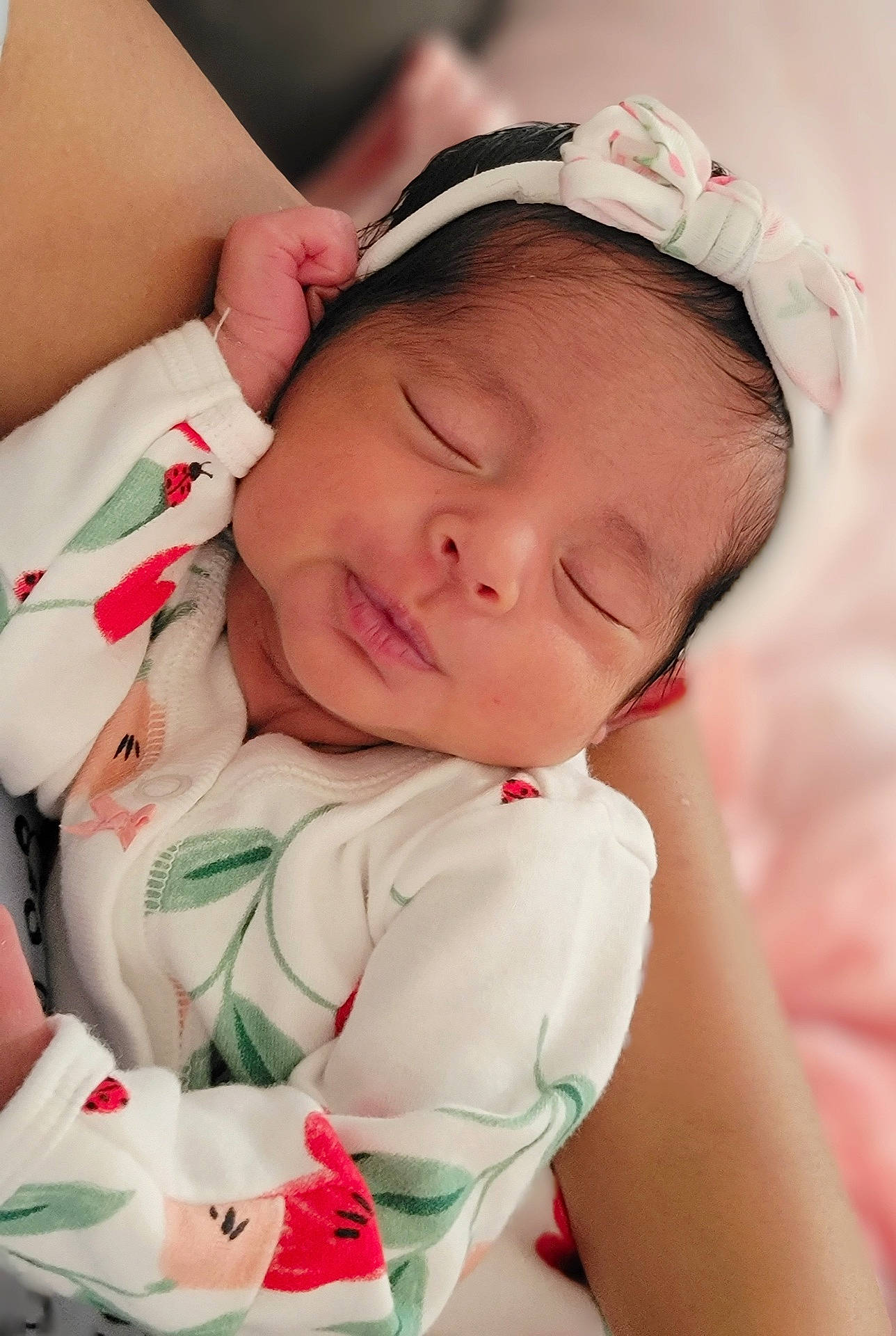 Camilla is registered to the contest to win money with this photo: baby, baby_toddler_clothing, cheek, child, chin, comfort, eye, eyelash, facial_expression, finger, happy, lip, mouth, neck, nose, person, pink, skin, sleeve, toddler