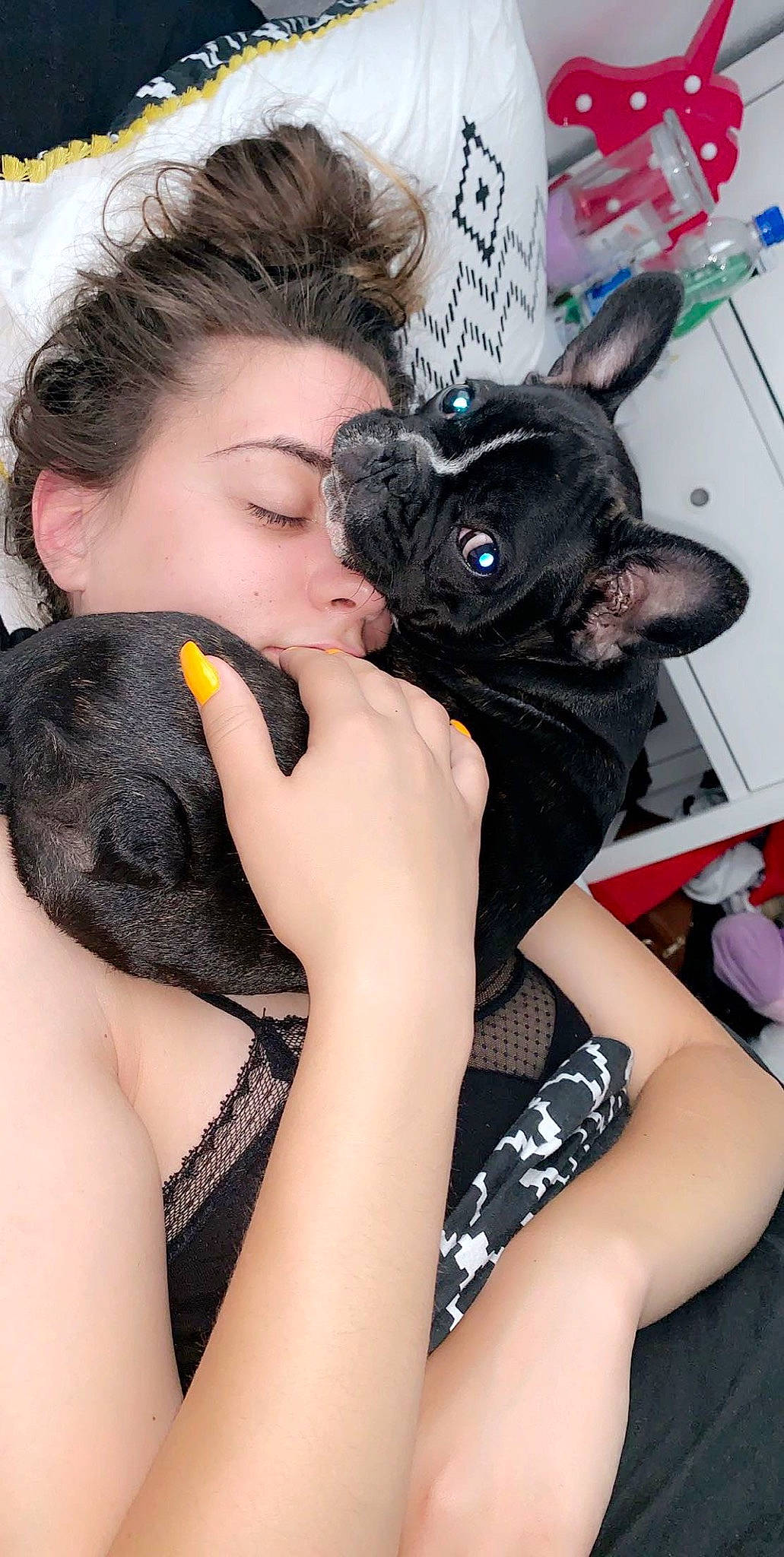 Pumba a rejoint le concours — aidez-le/la à gagner de superbes lots ! black_hair, bulldog, canidae, carnivore, companion_dog, dog, dog_breed, ear, fawn, french_bulldog, mammal, non_sporting_group, pug, puppy, puppy_love, snout, toy_dog