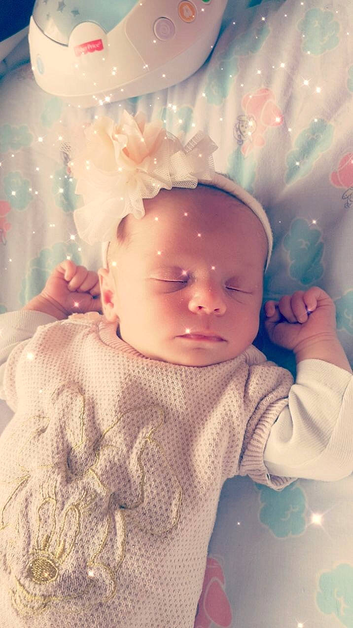 Maëlys participe au concours pour gagner de l'argent avec cette photo : baby, cheek, child, ear, eye, face, forehead, fun, head, lip, nose, person, photography, pink, skin, smile, toddler