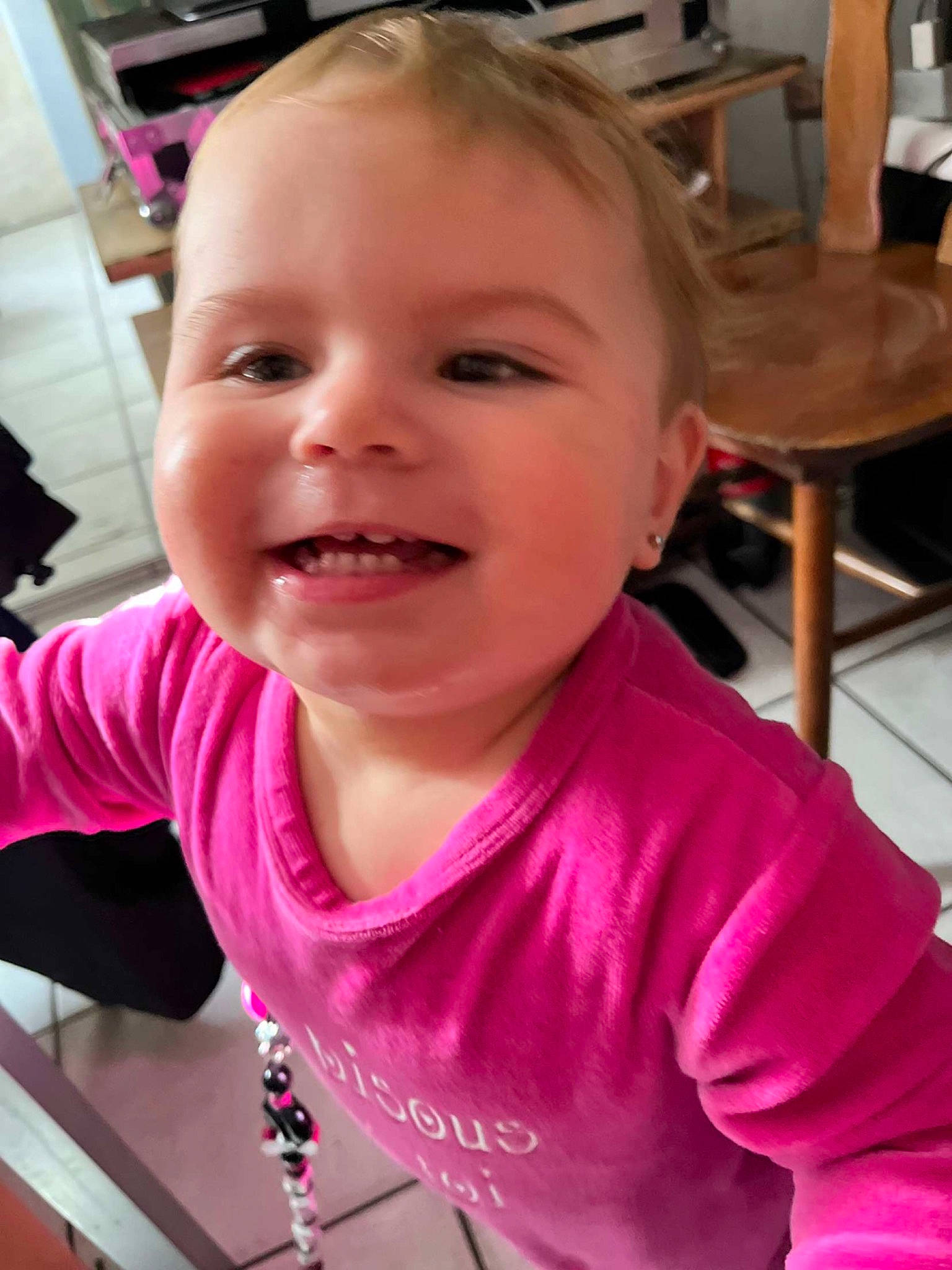 Maëlys participe au concours pour gagner de l'argent avec cette photo : cheek, chin, ear, eyebrow, eyelash, face, facial_expression, forehead, hairstyle, head, iris, jaw, joy, lip, mouth, neck, nose, person, skin, sleeve