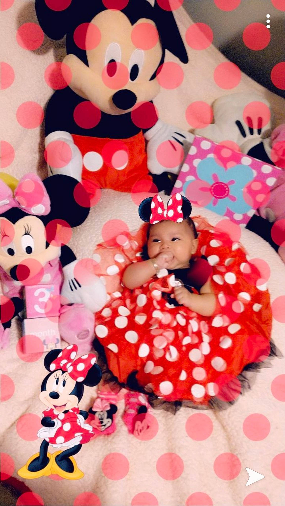 Jessiah is registered to the contest to win money with this photo: baby, child, design, happy, pattern, person, pink, red, stuffed_toy