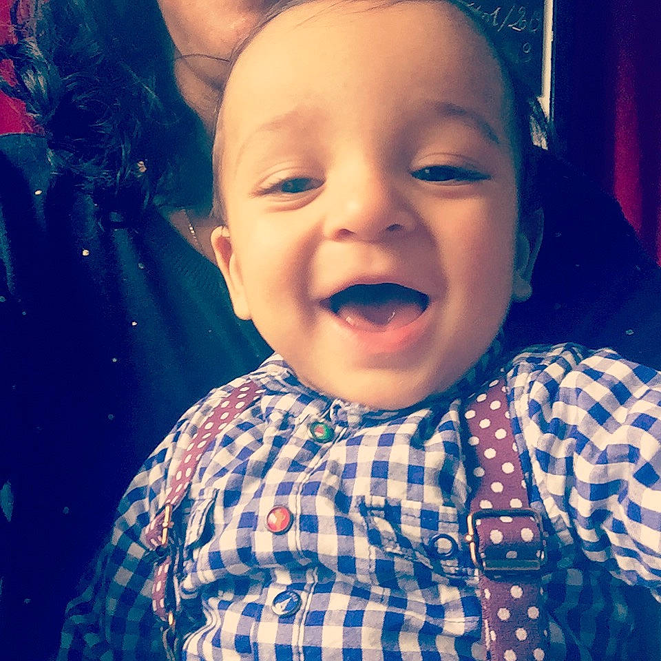 Ilyan a rejoint le concours — aidez-le/la à gagner de superbes lots ! beauty, blue, boy, cheek, child, chin, emotion, eye, eyebrow, face, facial_expression, forehead, hairstyle, head, laughter, nose, person, skin, smile, toddler