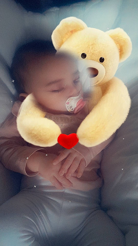 Cataleya a rejoint le concours — aidez-le/la à gagner de superbes lots ! abdomen, baby, beauty, cheek, child, comfort, finger, fur, gesture, happy, mammal, nose, person, pink, plush, skin, stuffed_toy, teddy_bear, textile, toddler