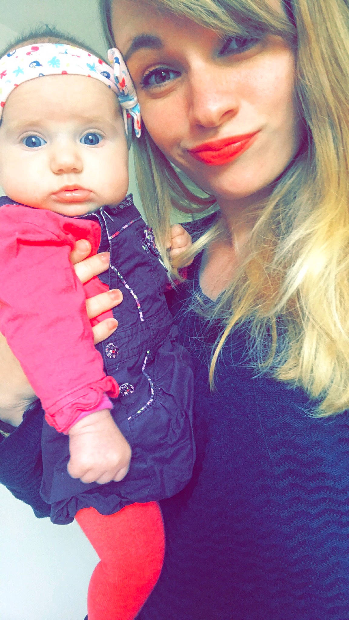 Shelly participe au concours pour gagner de l'argent avec cette photo : blond, child, cool, daughter, fun, girl, hair_accessory, headgear, human_hair_color, person, pink, product, red, skin, smile, toddler