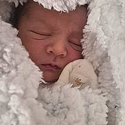 Télio participe au concours pour gagner de l'argent avec cette photo : newborn, baby, sleeping, blanket, white, soft, cozy, face, child, wrapped, infant, peaceful, closeup, cute, warm, portrait, resting, skin, comfort, toddler