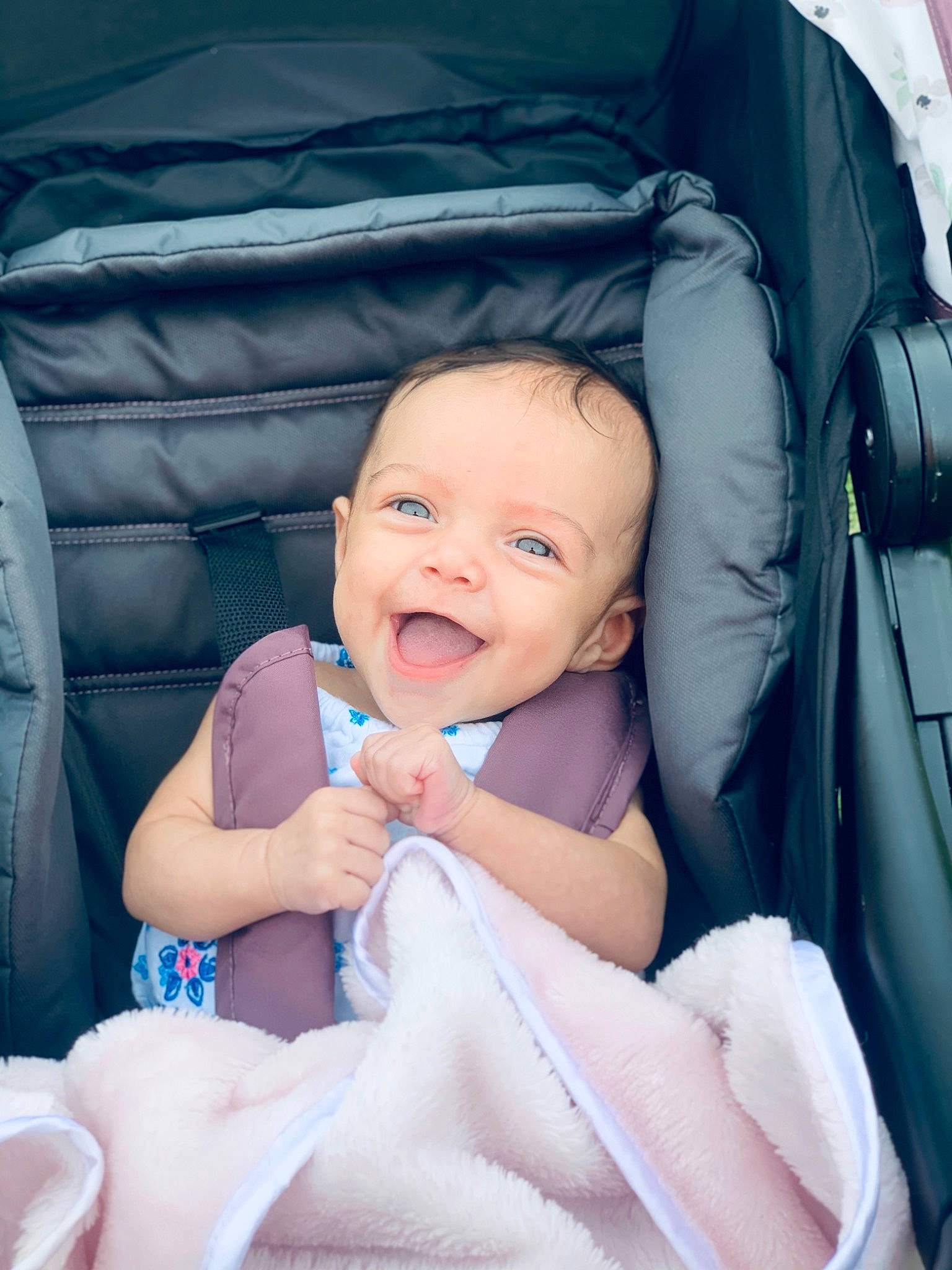 Emberleigh is registered to the contest to win money with this photo: baby, baby_carriage, baby_in_car_seat, baby_products, baby_safety, baby_toddler_clothing, baggage, car_seat, child, comfort, infant_bed, person, product, toddler