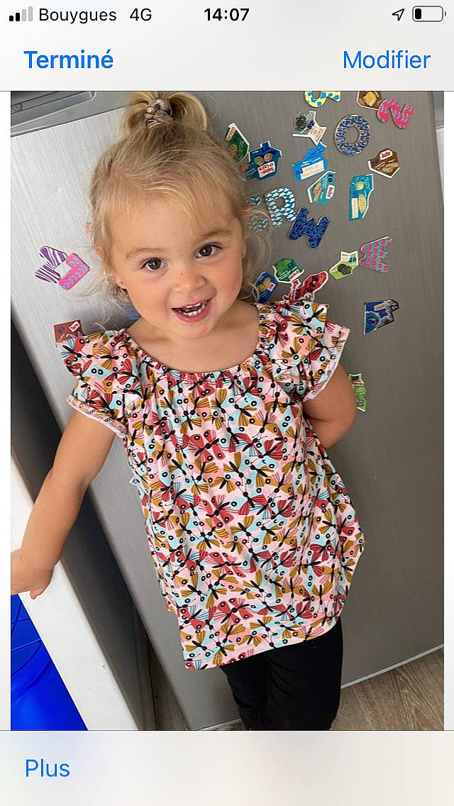 Lyana participe au concours pour gagner de l'argent avec cette photo : baby_toddler_clothing, beauty, child, electric_blue, font, gesture, happy, joy, line, magenta, pattern, person, photograph, pink, product, rectangle, sleeve, smile, snapshot, t_shirt