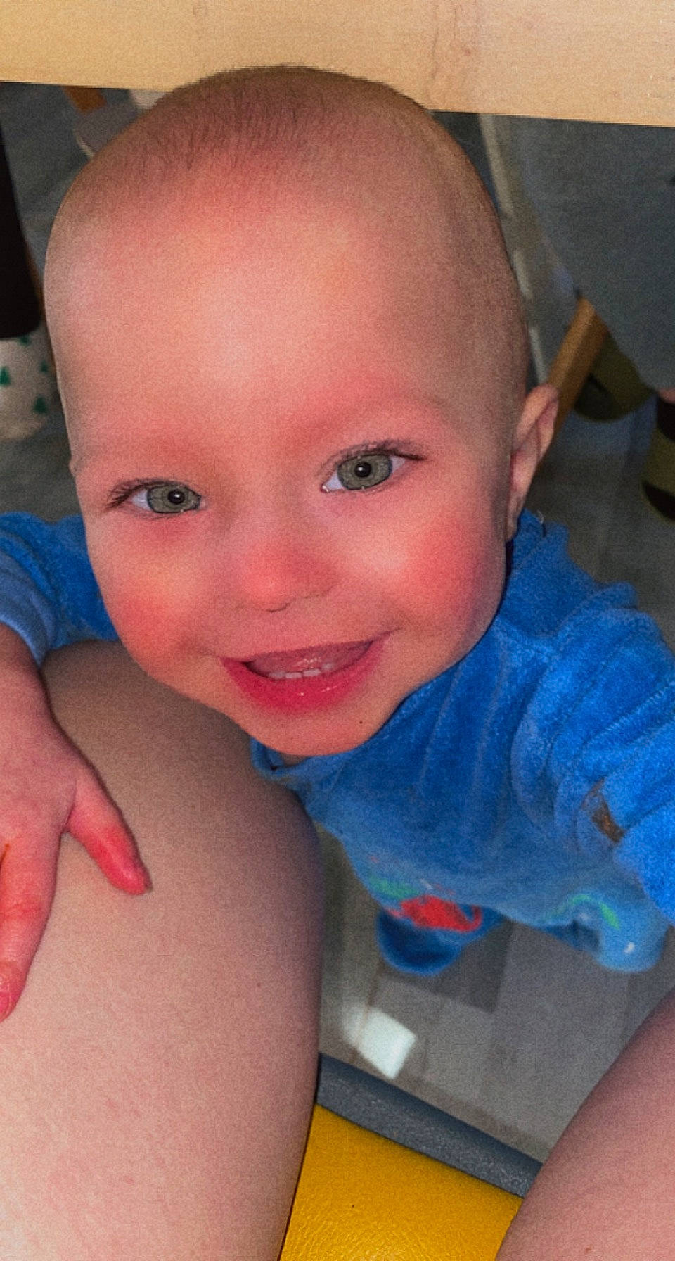 Khyara participe au concours pour gagner de l'argent avec cette photo : baby, cheek, chin, ear, eyebrow, facial_expression, finger, forehead, gesture, happy, head, human_body, iris, joy, lip, mouth, muscle, neck, nose, person