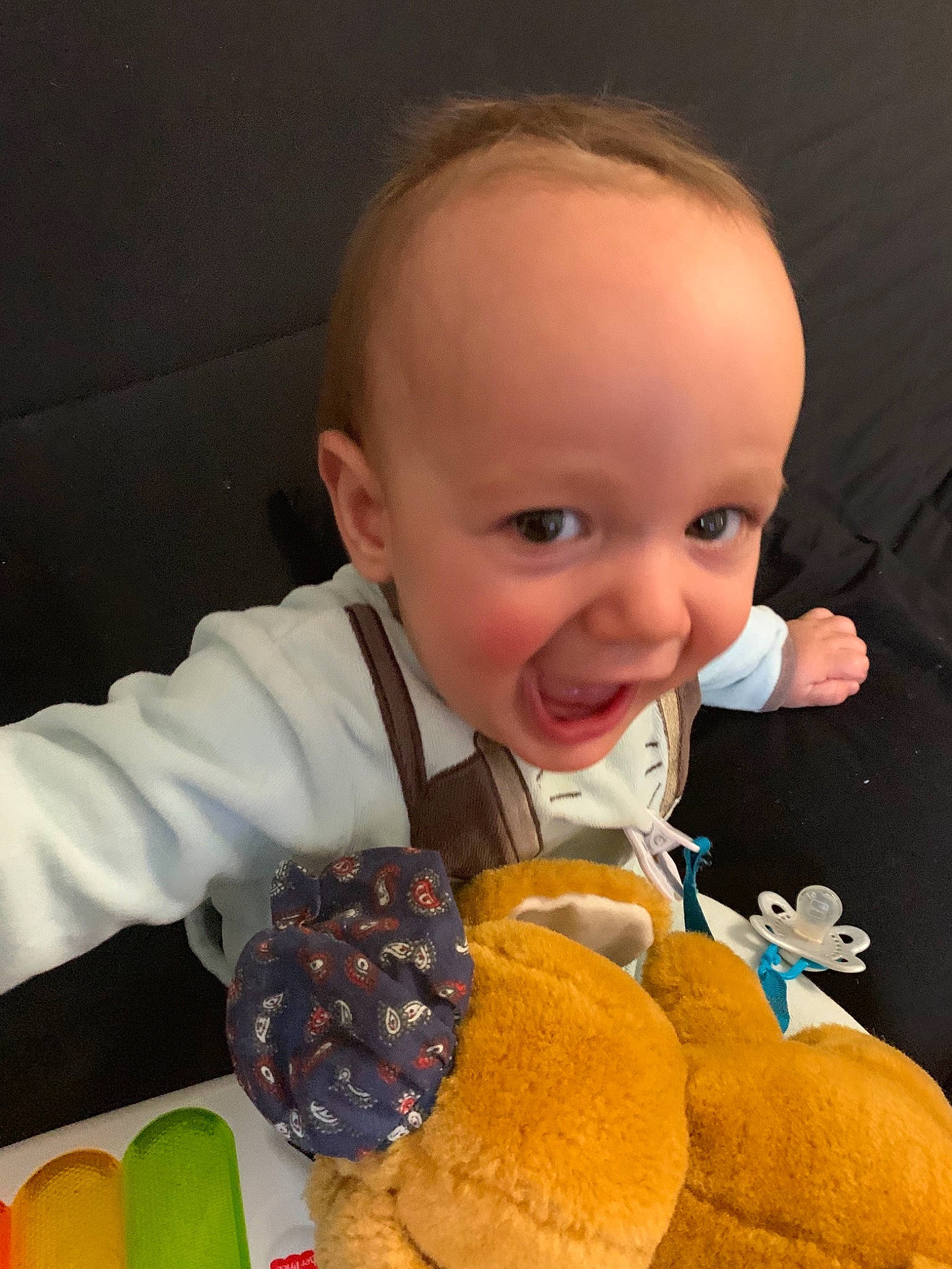 Nolan participe au concours pour gagner de l'argent avec cette photo : child, eating, food, junk_food, person, toddler